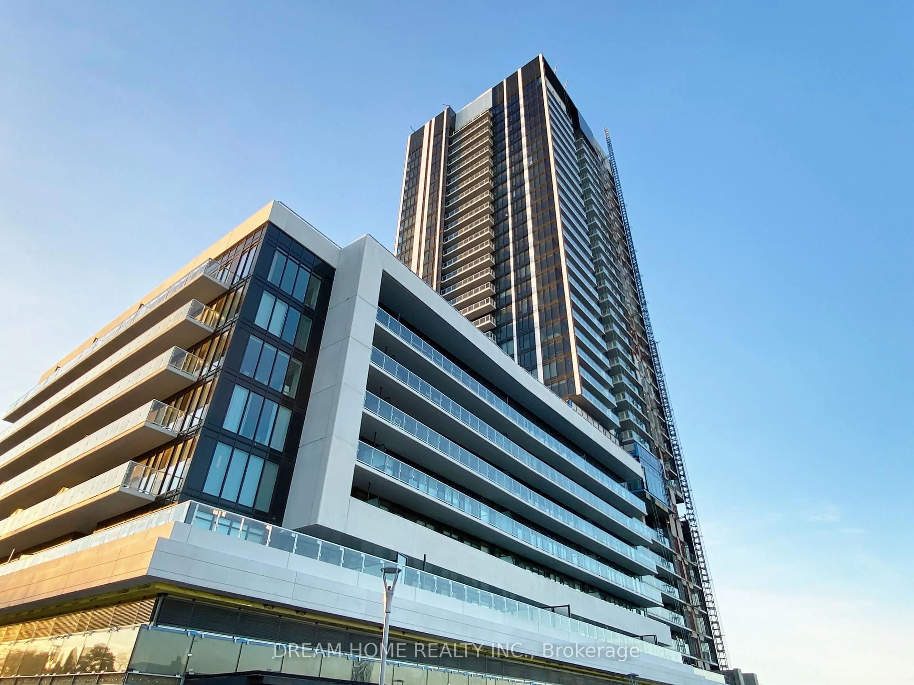 Indoor foyer for 50 O'Neill Rd #403, Toronto Ontario M3C 0R1