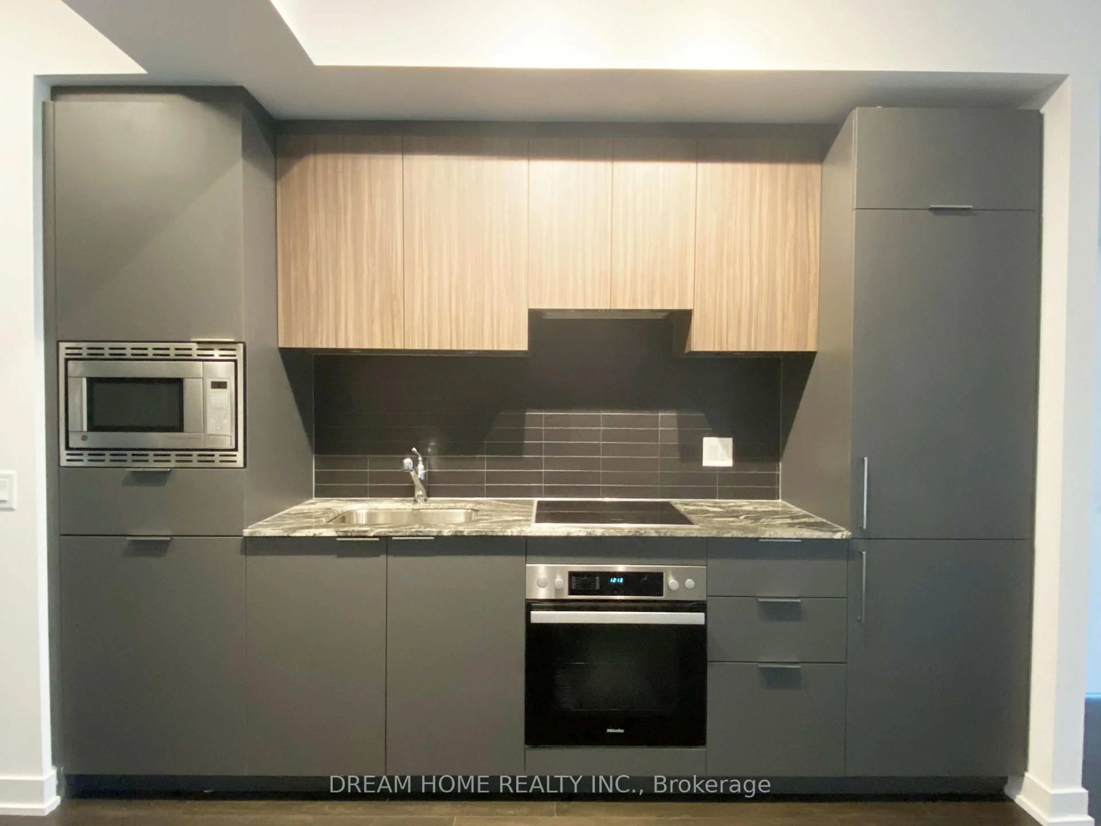 Standard kitchen, unknown for 50 O'Neill Rd #403, Toronto Ontario M3C 0R1