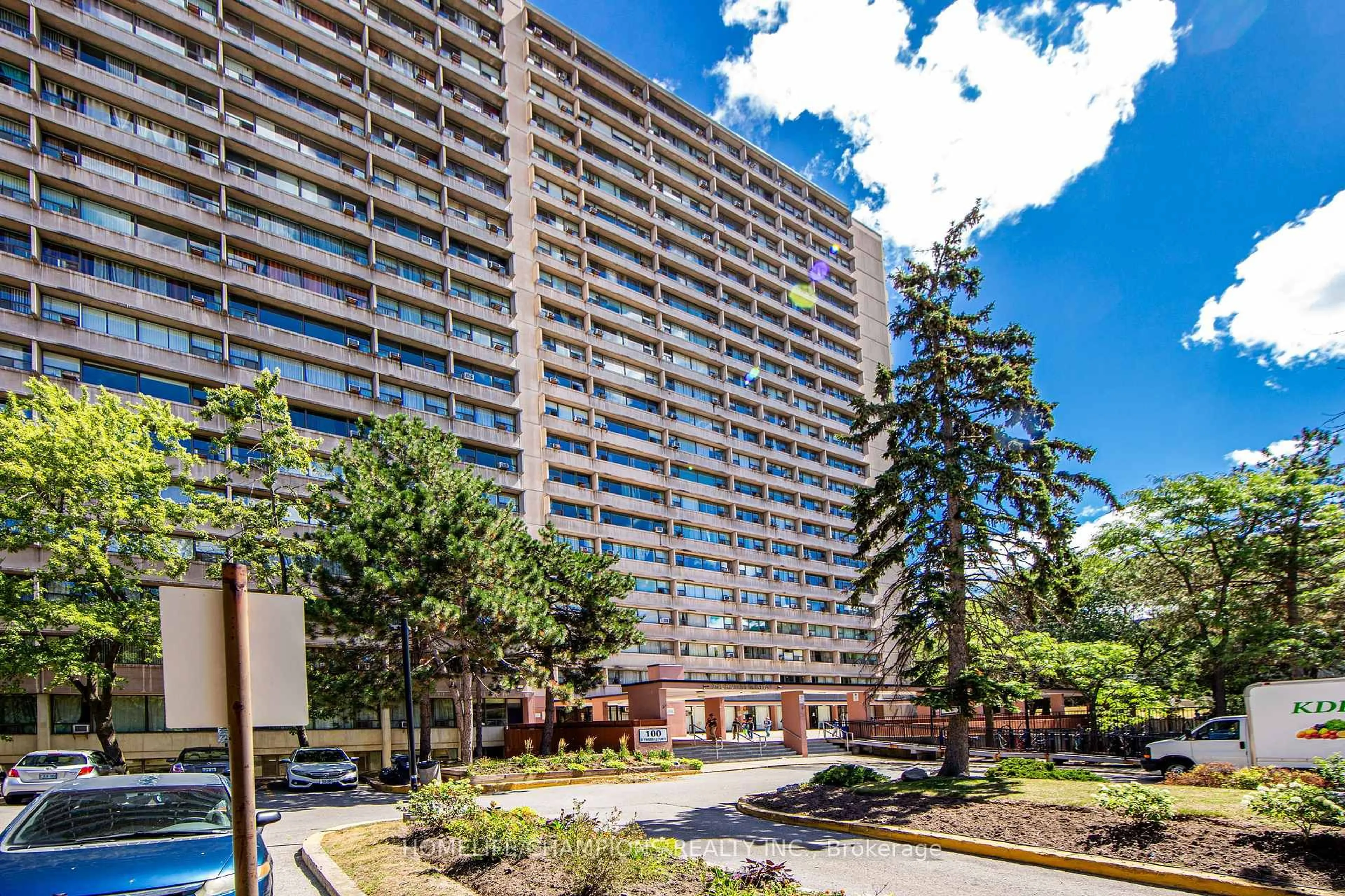 Patio, unknown for 100 Leeward Glwy #1210, Toronto Ontario M3C 2Z1