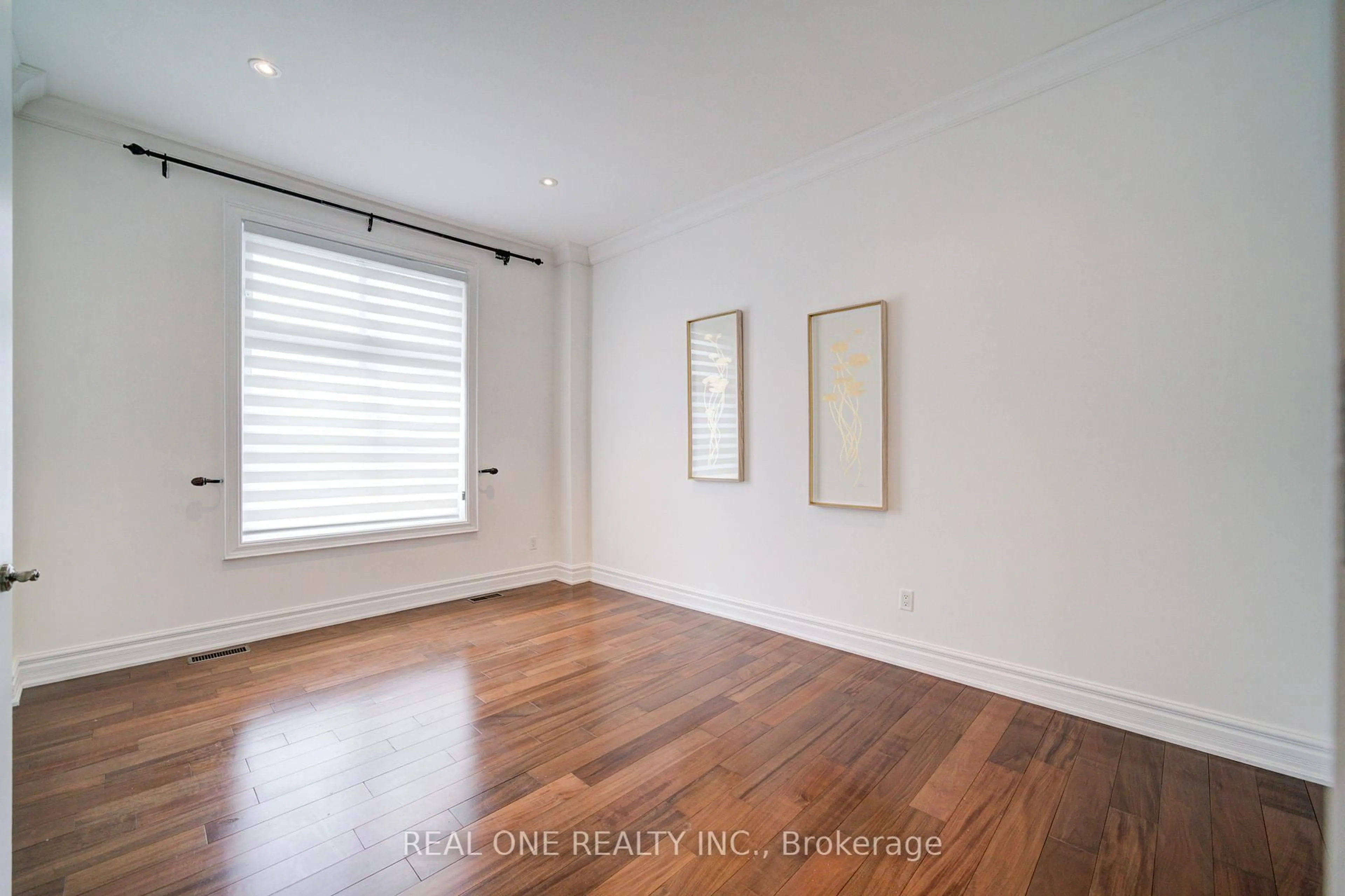 A pic of a room for 210 Maplehurst Ave, Toronto Ontario M2N 3C2