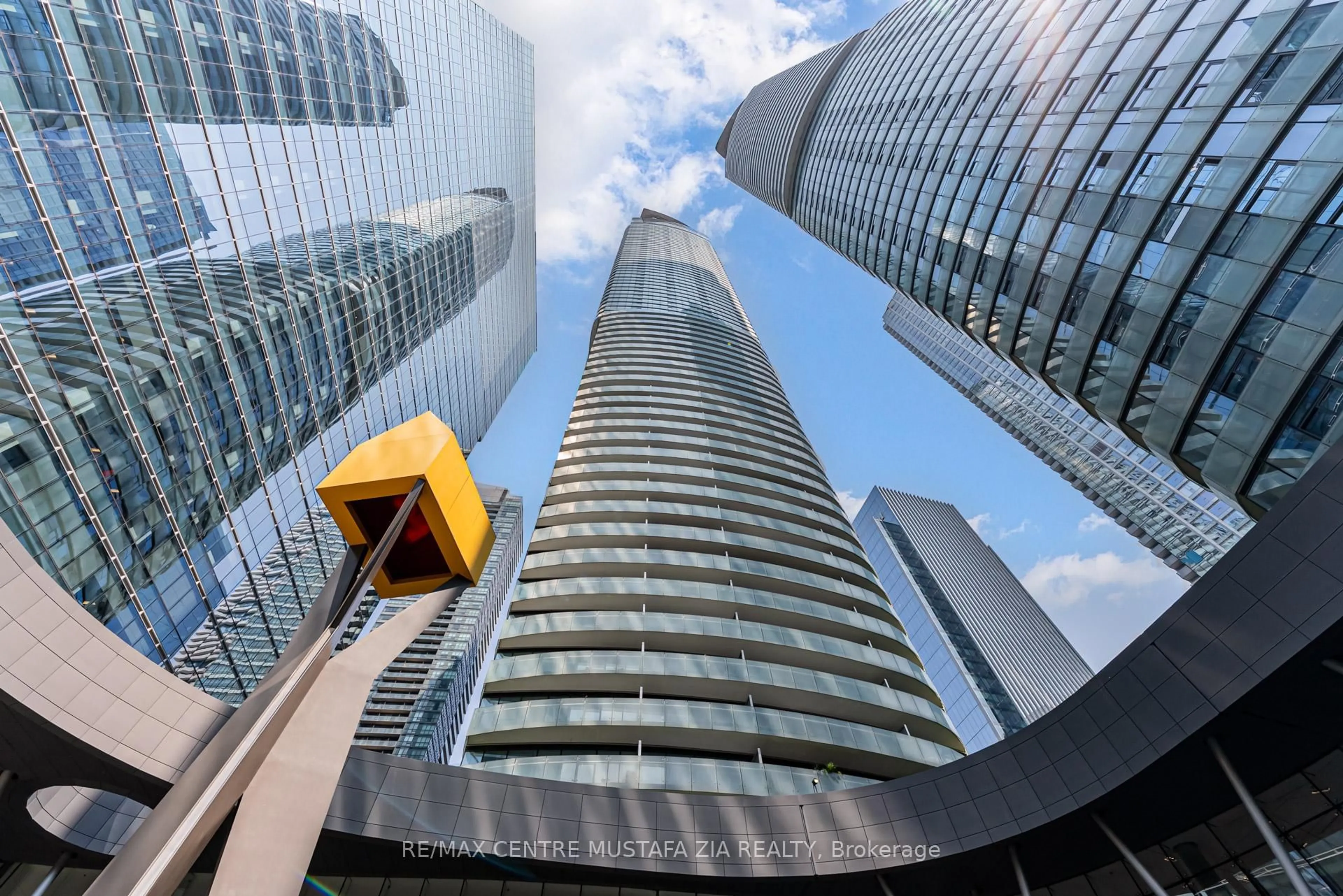 Unknown for 14 York St #2402, Toronto Ontario M5J 0B1