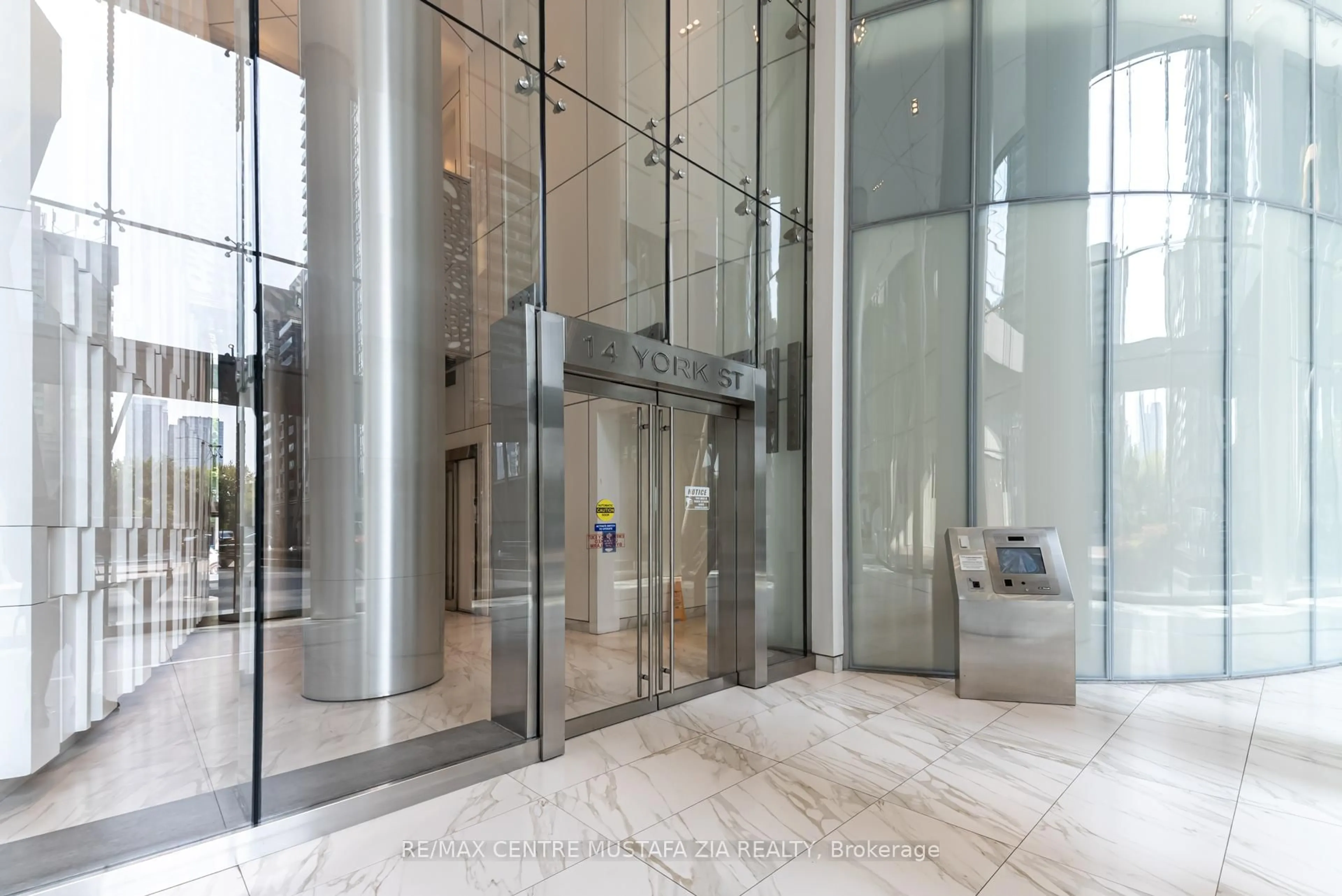 Indoor foyer for 14 York St #2402, Toronto Ontario M5J 0B1
