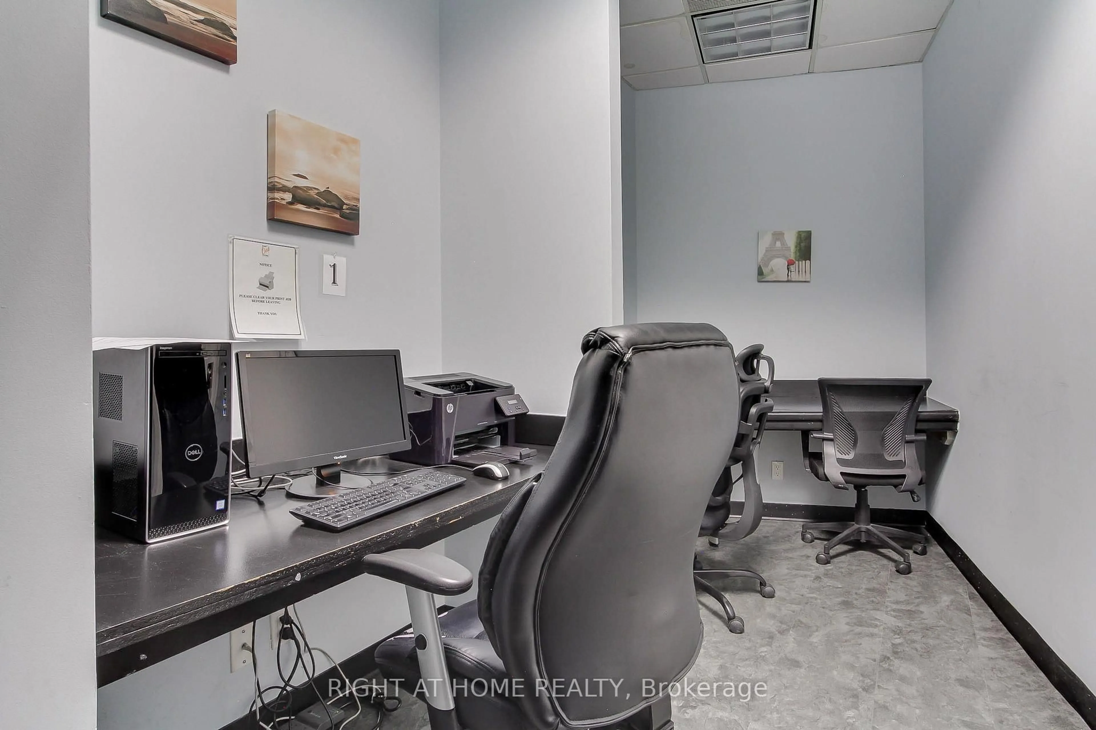 A pic of a room for 77 Harbour Sq #504, Toronto Ontario M5J 2S2