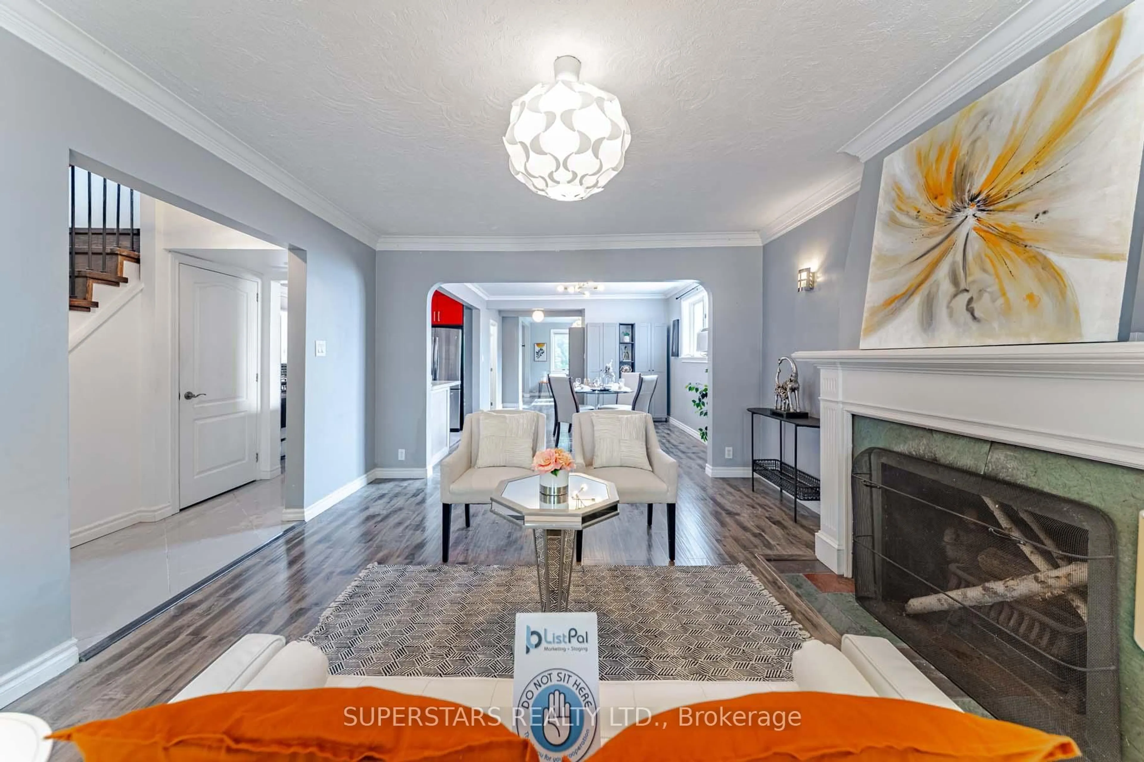 Unknown for 29 Crestview Rd, Toronto Ontario M5N 1H5
