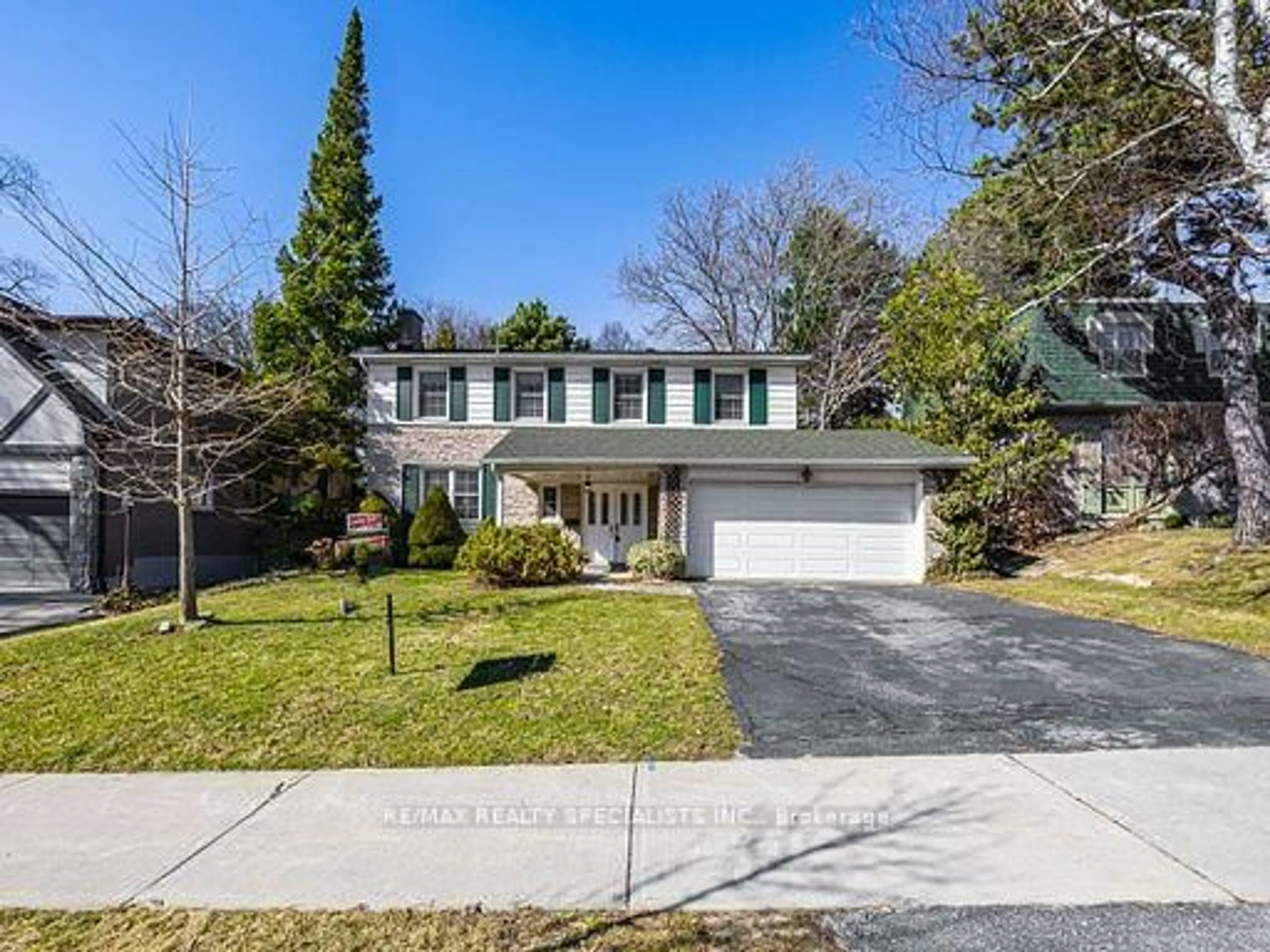 Home with vinyl exterior material, street for 8 Beveridge Dr, Toronto Ontario M3A 1N9