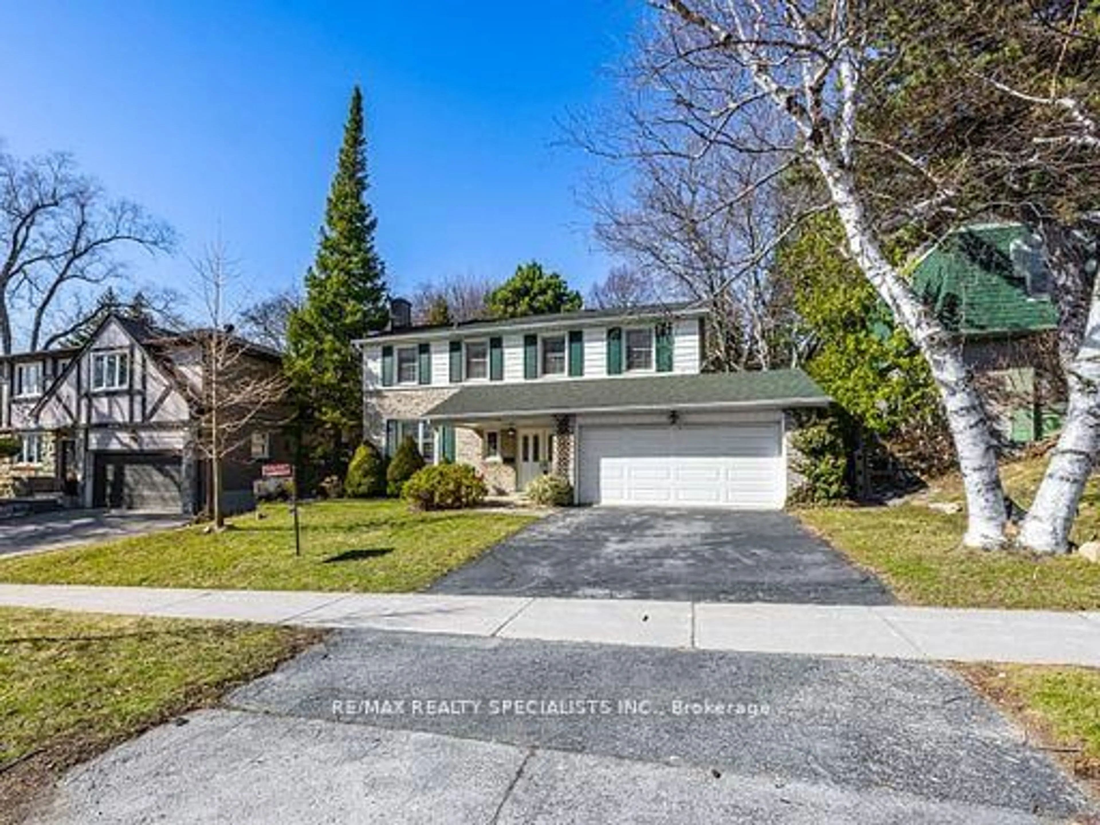 Home with vinyl exterior material, street for 8 Beveridge Dr, Toronto Ontario M3A 1N9