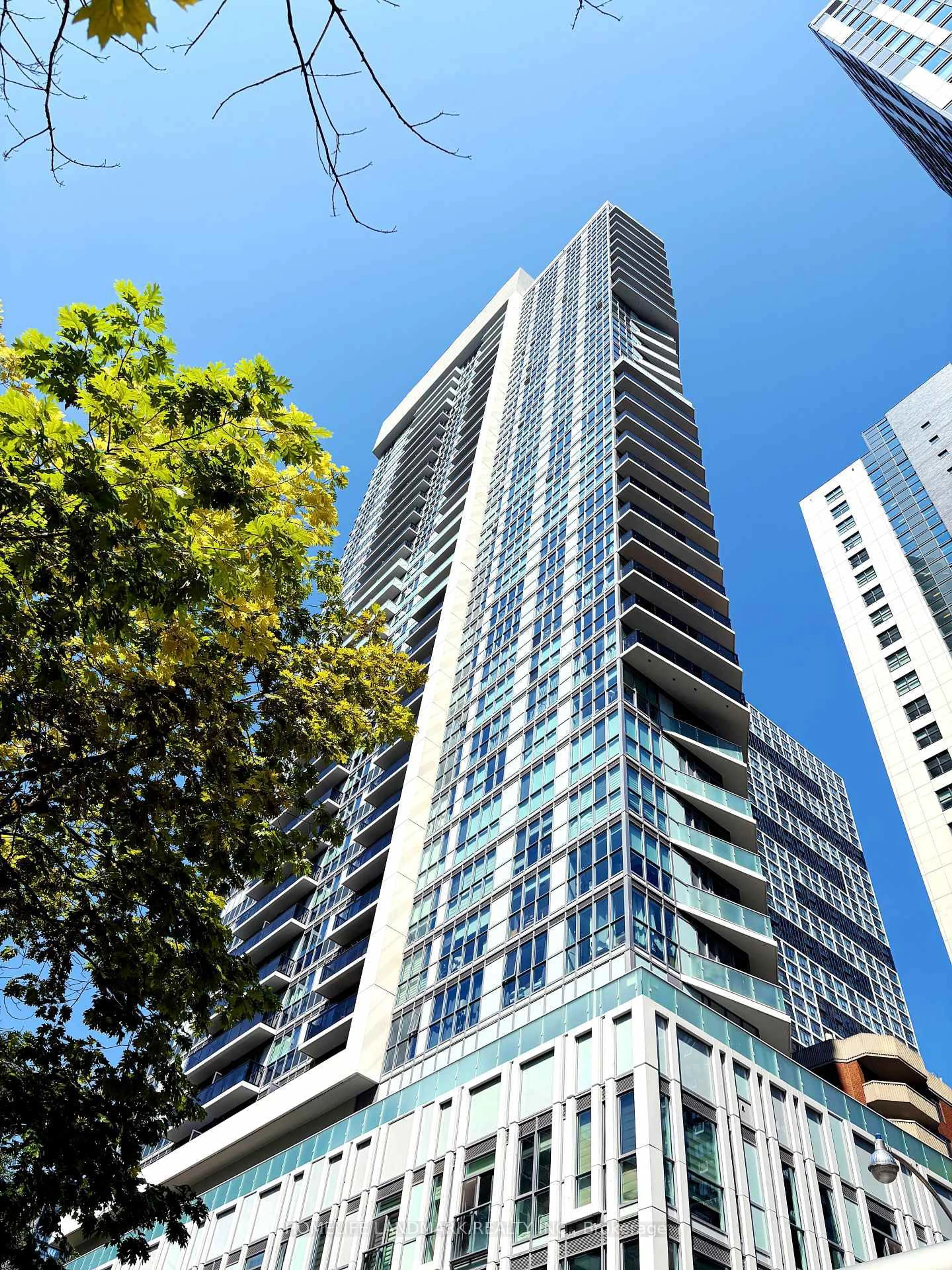 Unknown for 77 Mutual St #405, Toronto Ontario M5B 2A9