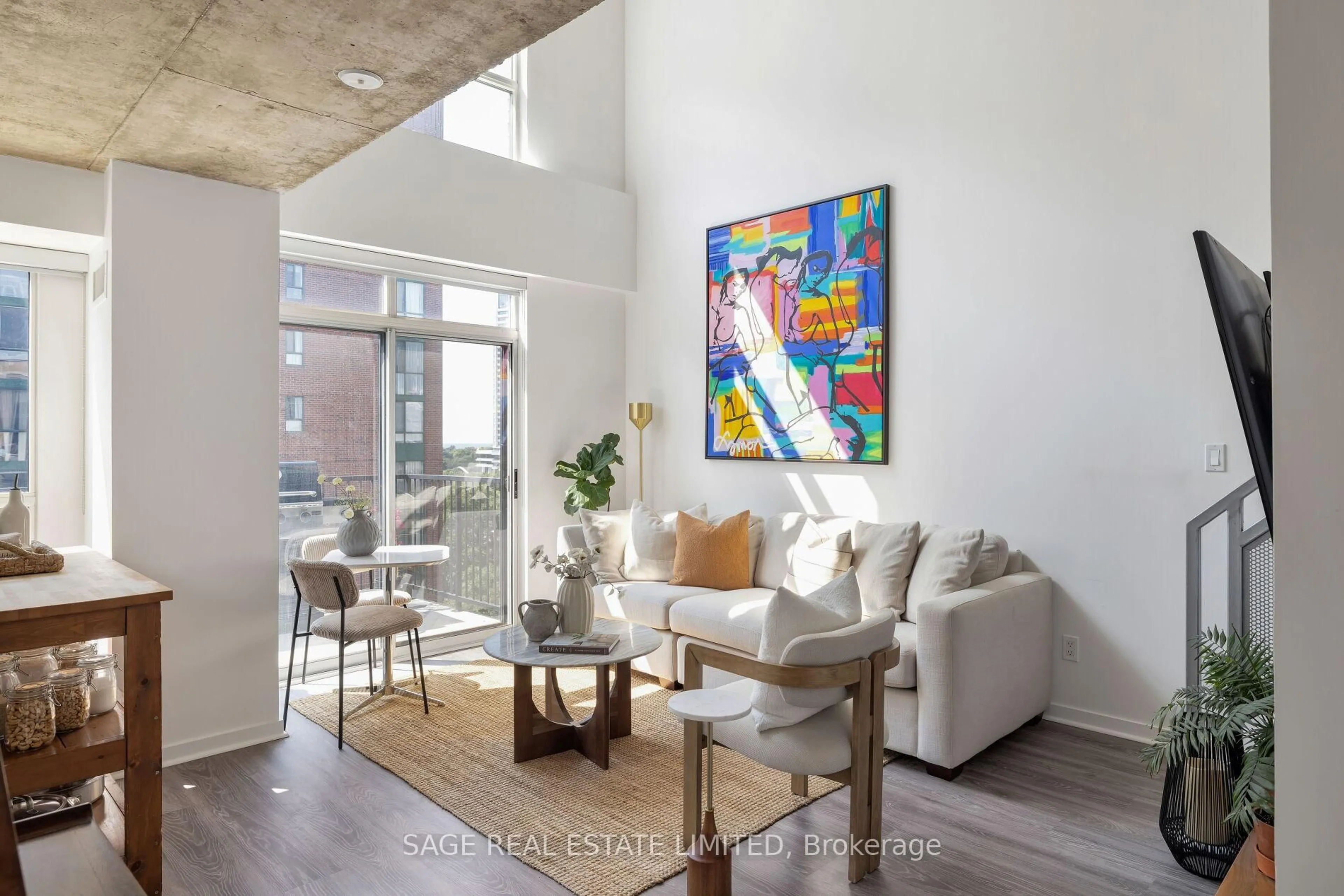 Living room with furniture, unknown for 800 King St #811, Toronto Ontario M5V 3M7
