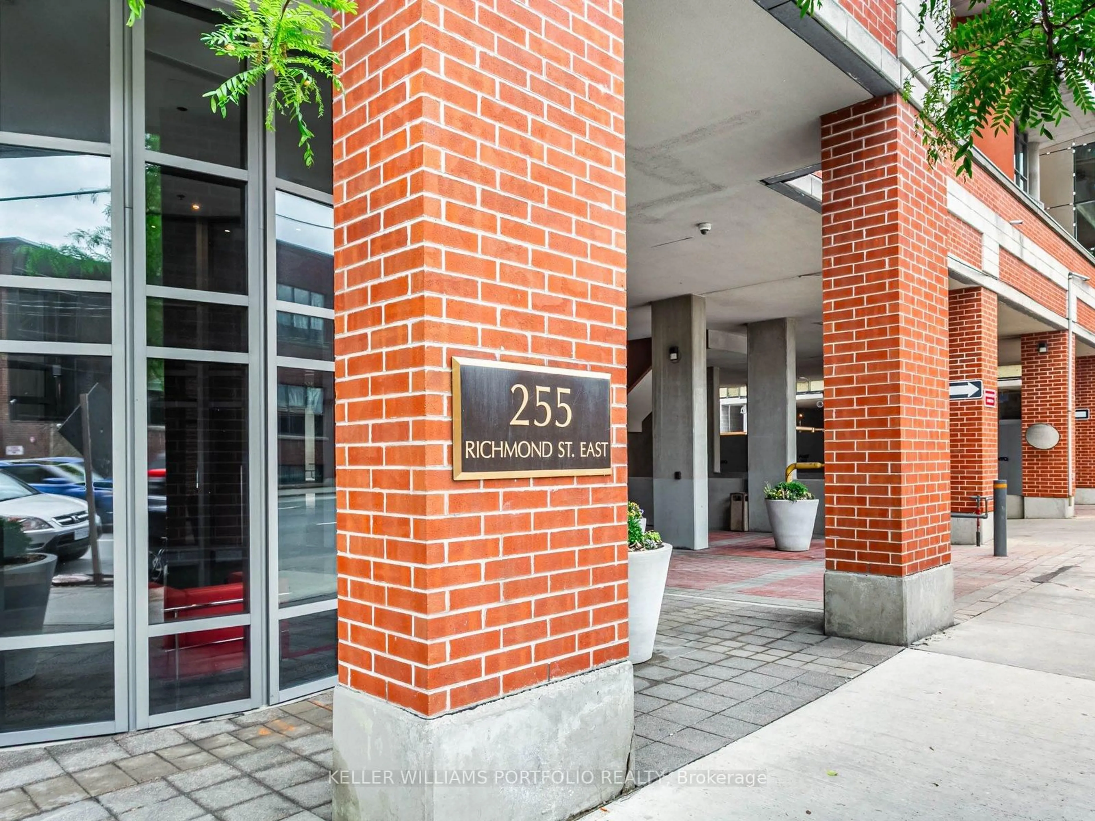 Indoor foyer for 255 Richmond St #1205, Toronto Ontario M5A 4T7