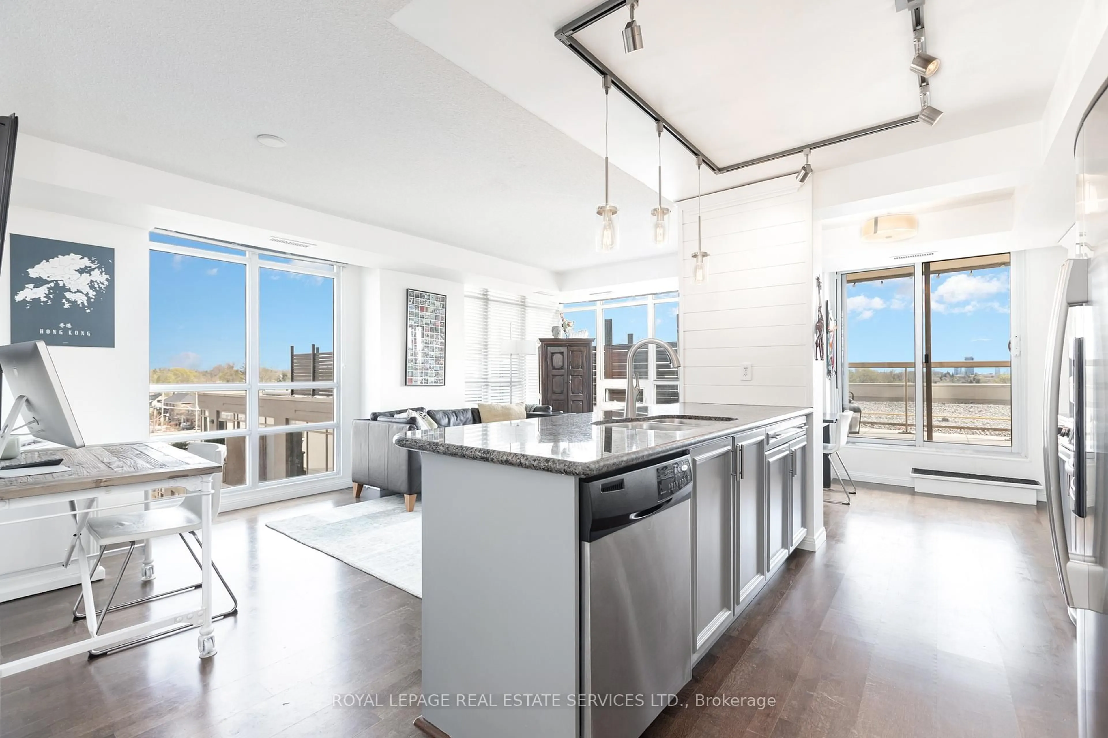 Open concept kitchen, unknown for 900 Mt Pleasant Rd #707, Toronto Ontario M4P 3J9
