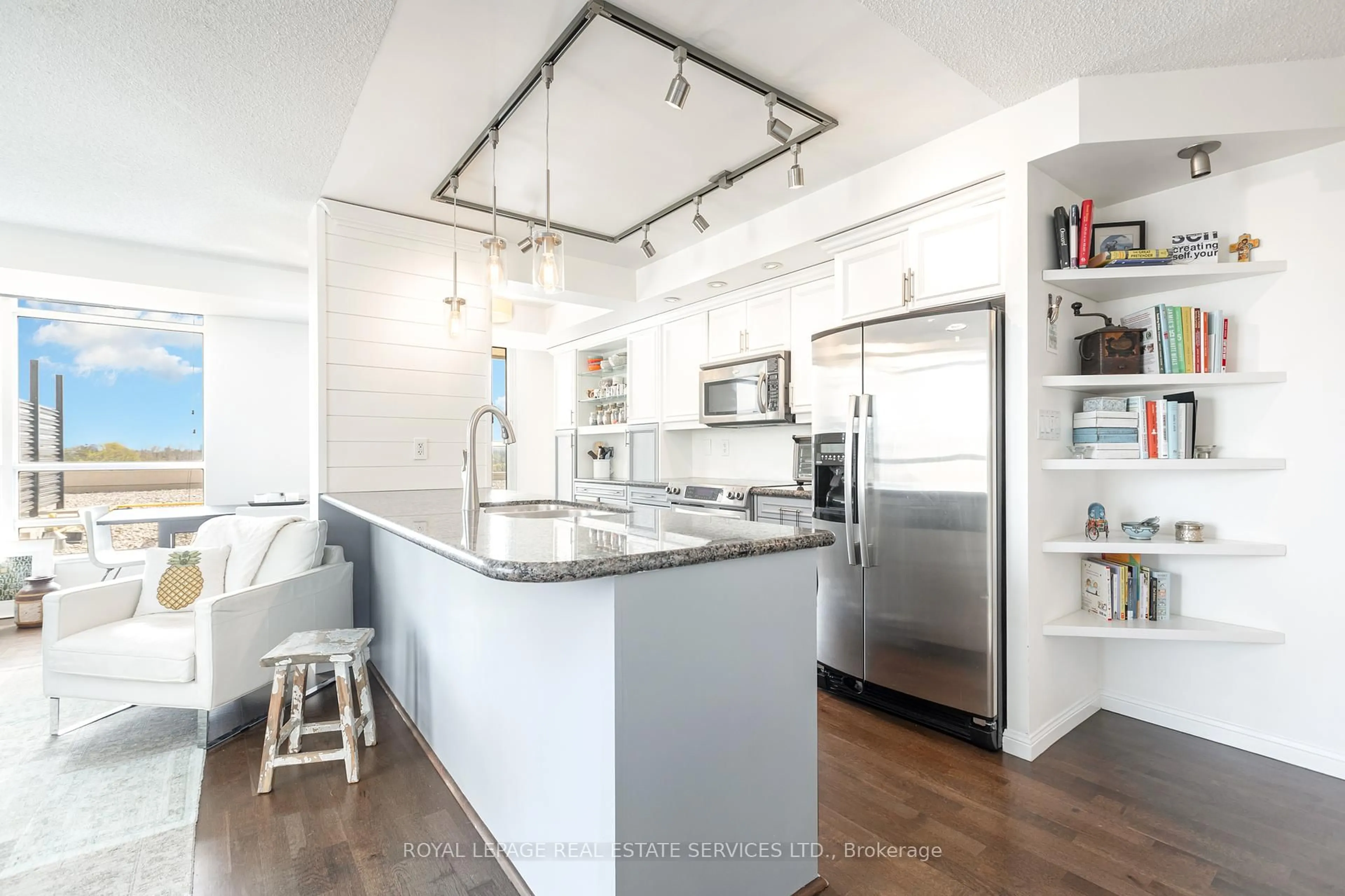 Open concept kitchen, unknown for 900 Mt Pleasant Rd #707, Toronto Ontario M4P 3J9