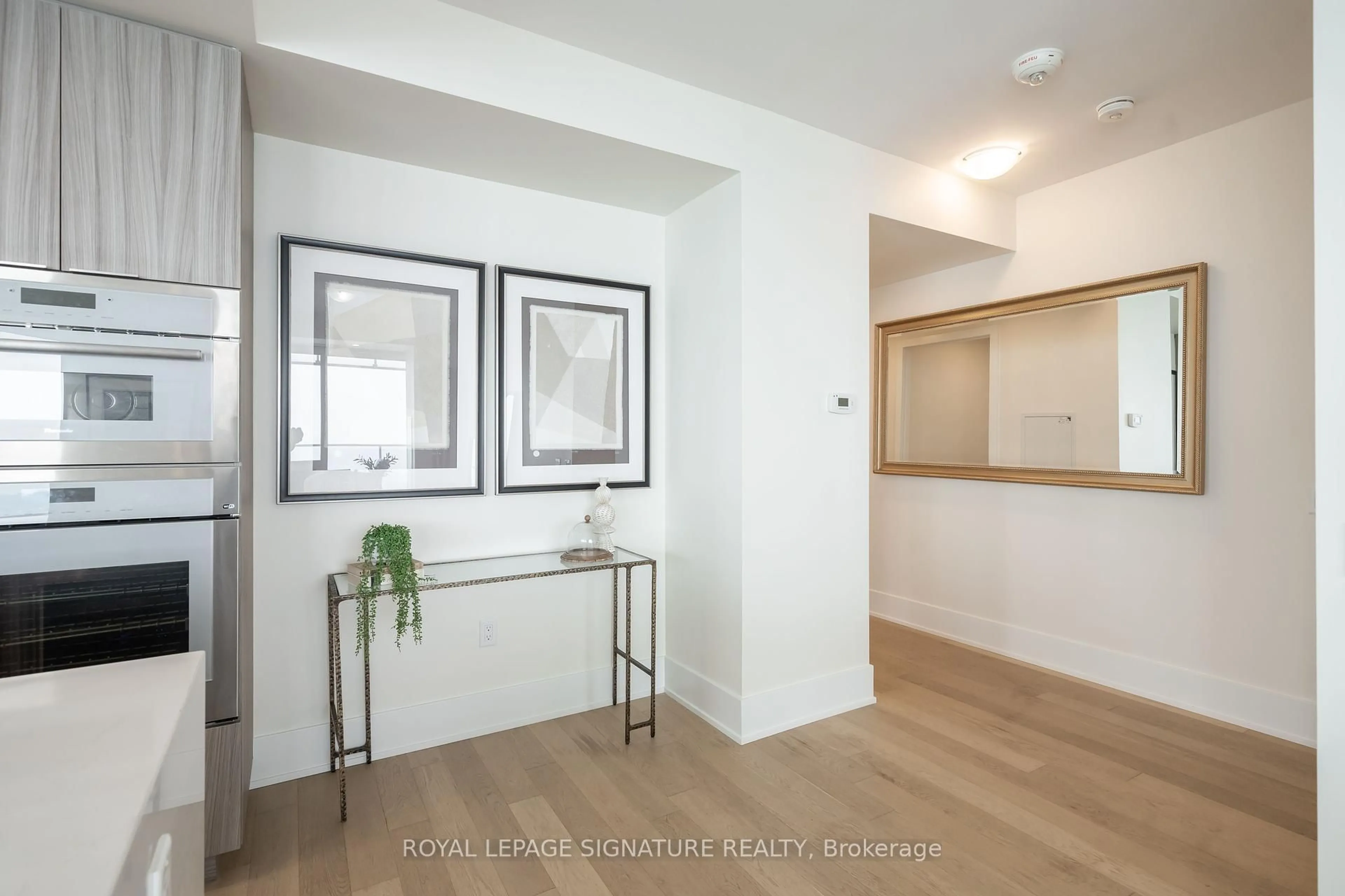 Indoor entryway for 28 Freeland St #5402, Toronto Ontario M5E 1E3