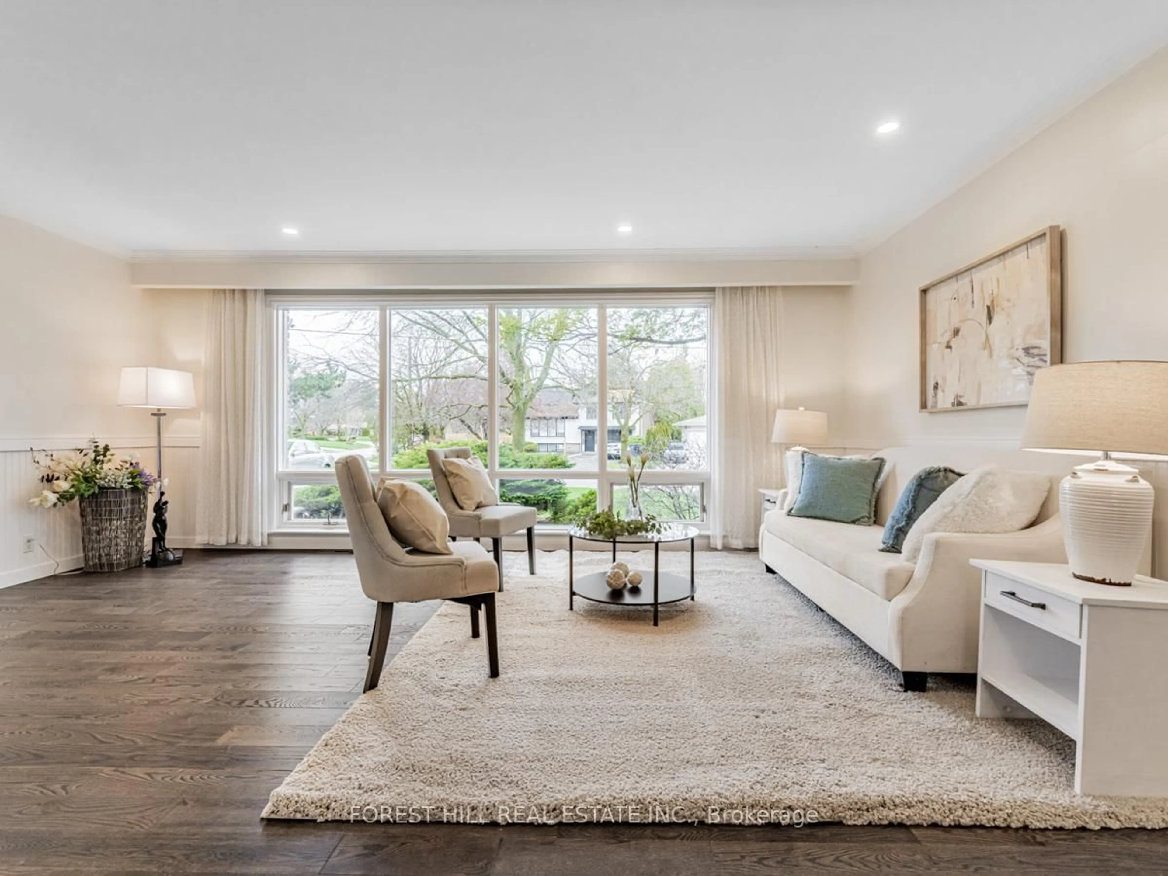 Living room with furniture, unknown for 137 Citation Dr, Toronto Ontario M2K 1T3