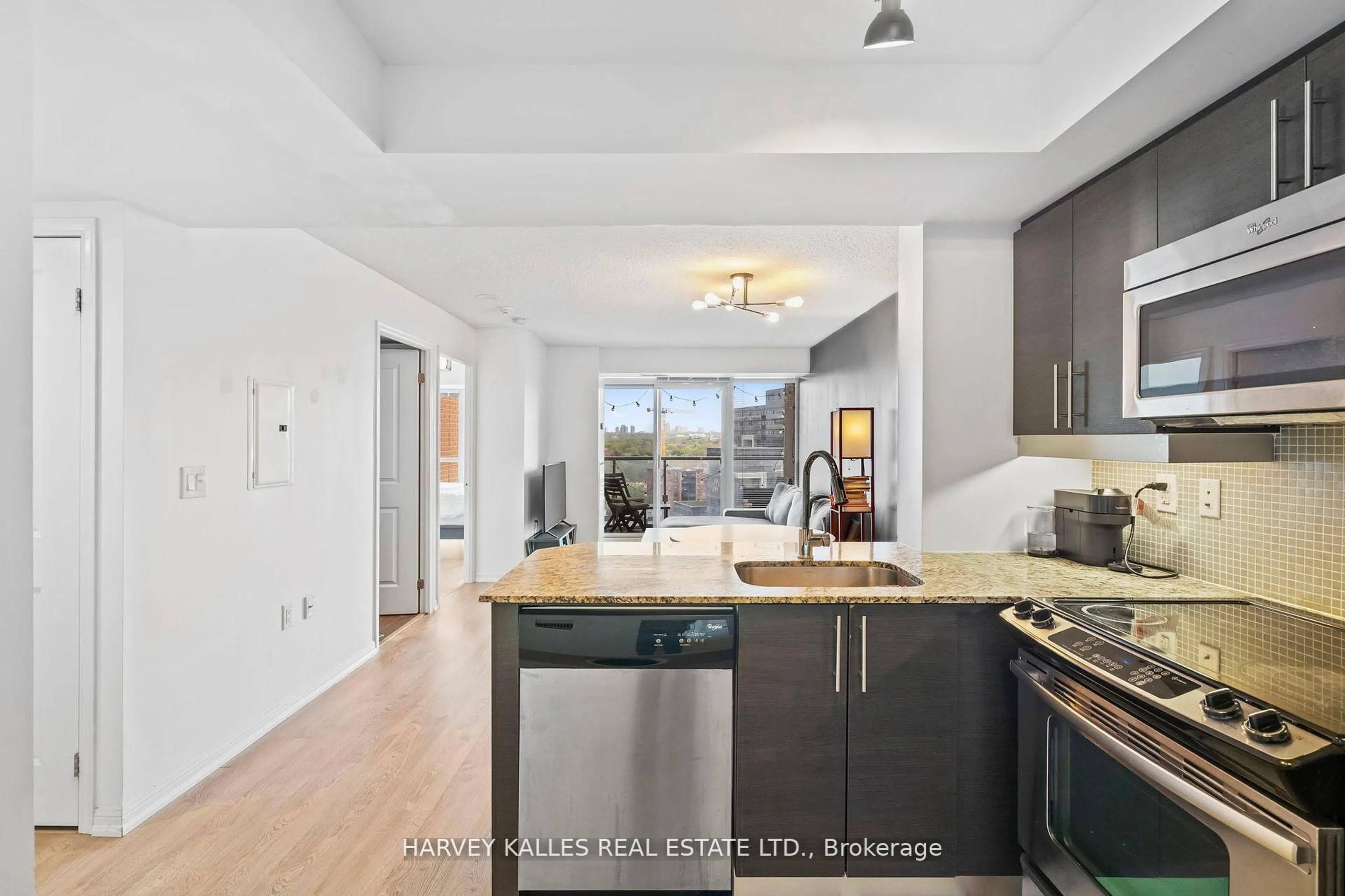 Open concept kitchen, ceramic/tile floor for 125 Western Battery Rd #1316, Toronto Ontario M6K 3R8