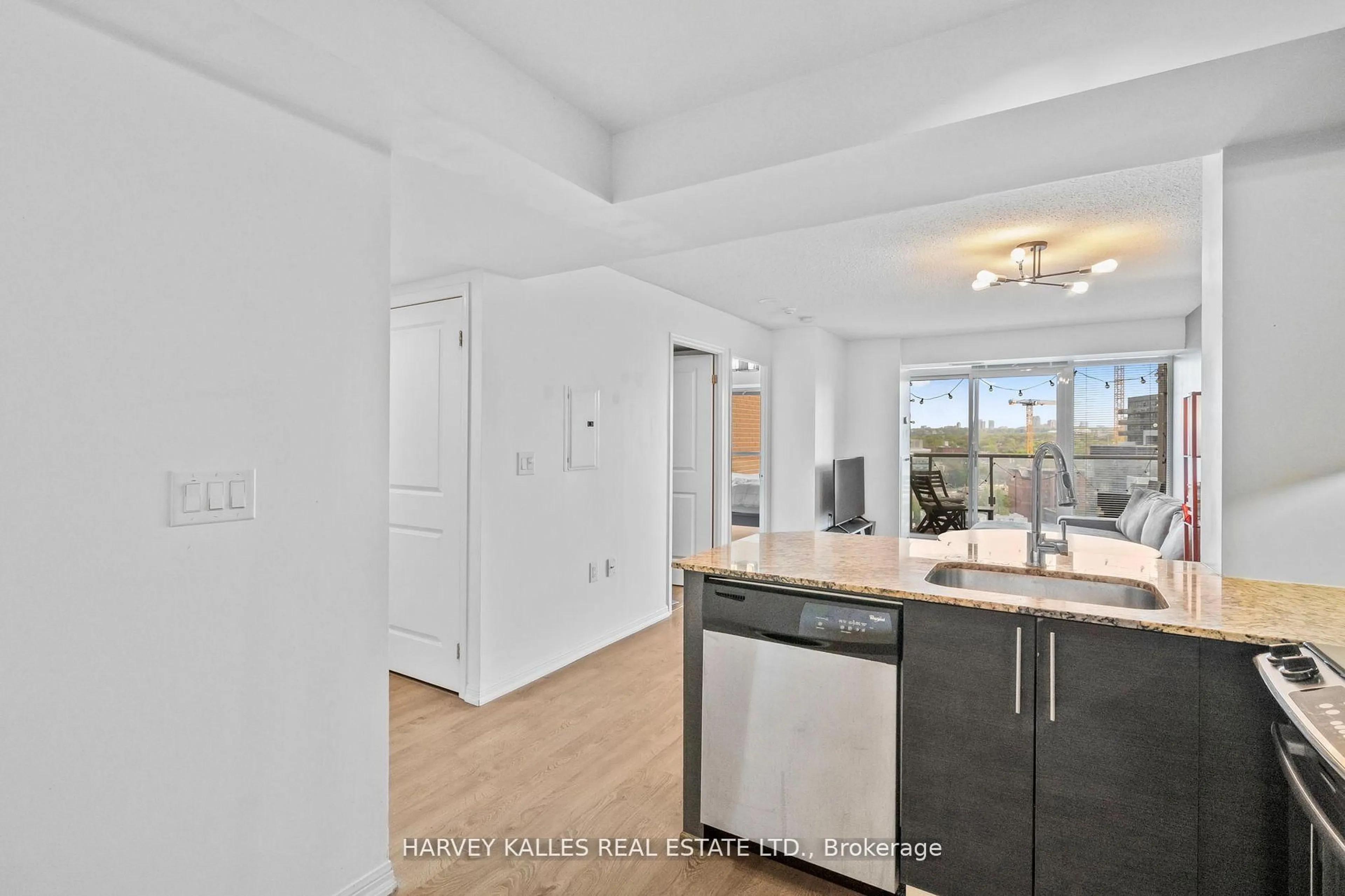 Open concept kitchen, unknown for 125 Western Battery Rd #1316, Toronto Ontario M6K 3R8