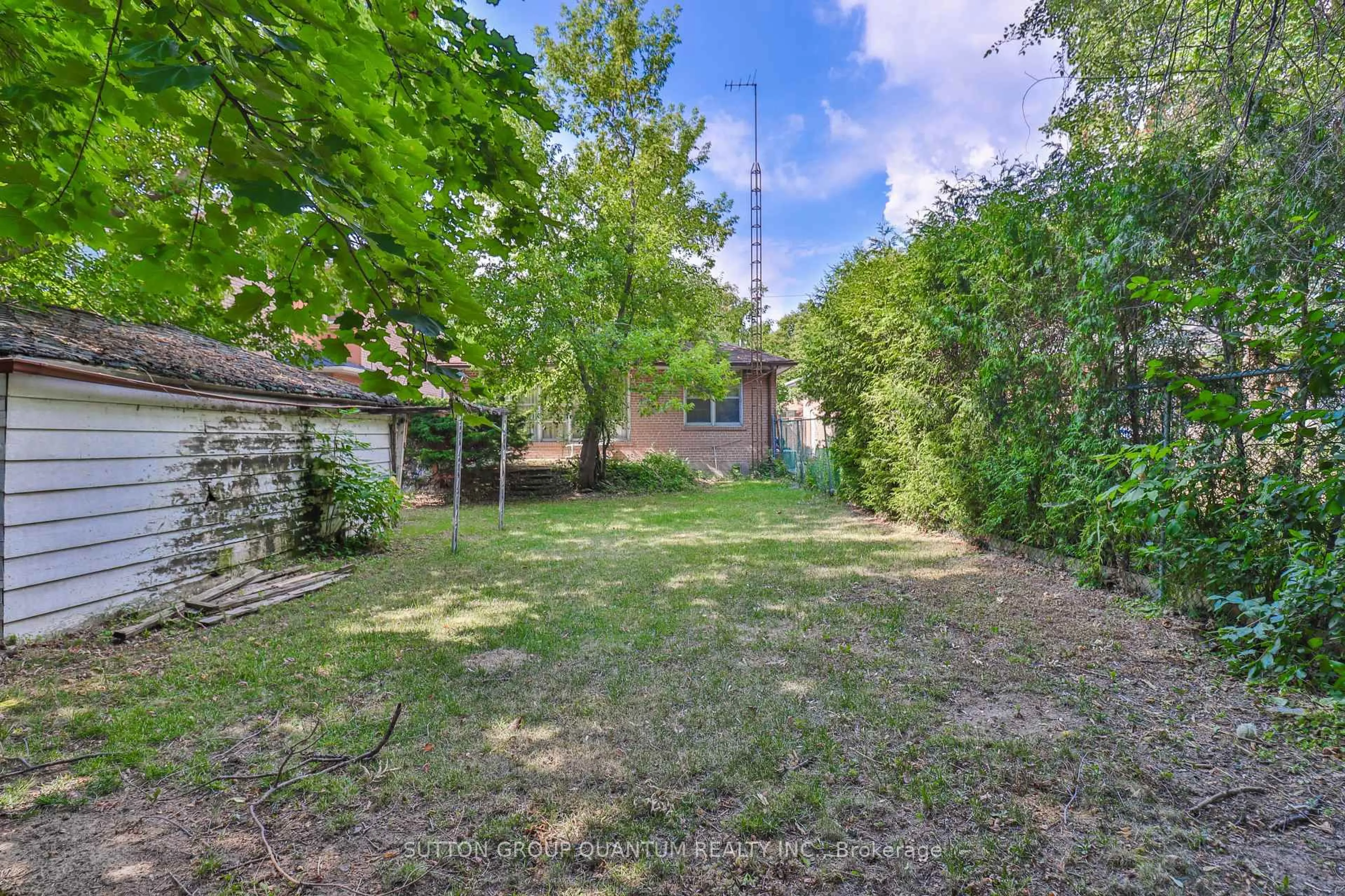 Patio, unknown for 11 Collinson Blvd, Toronto Ontario M3H 3B7