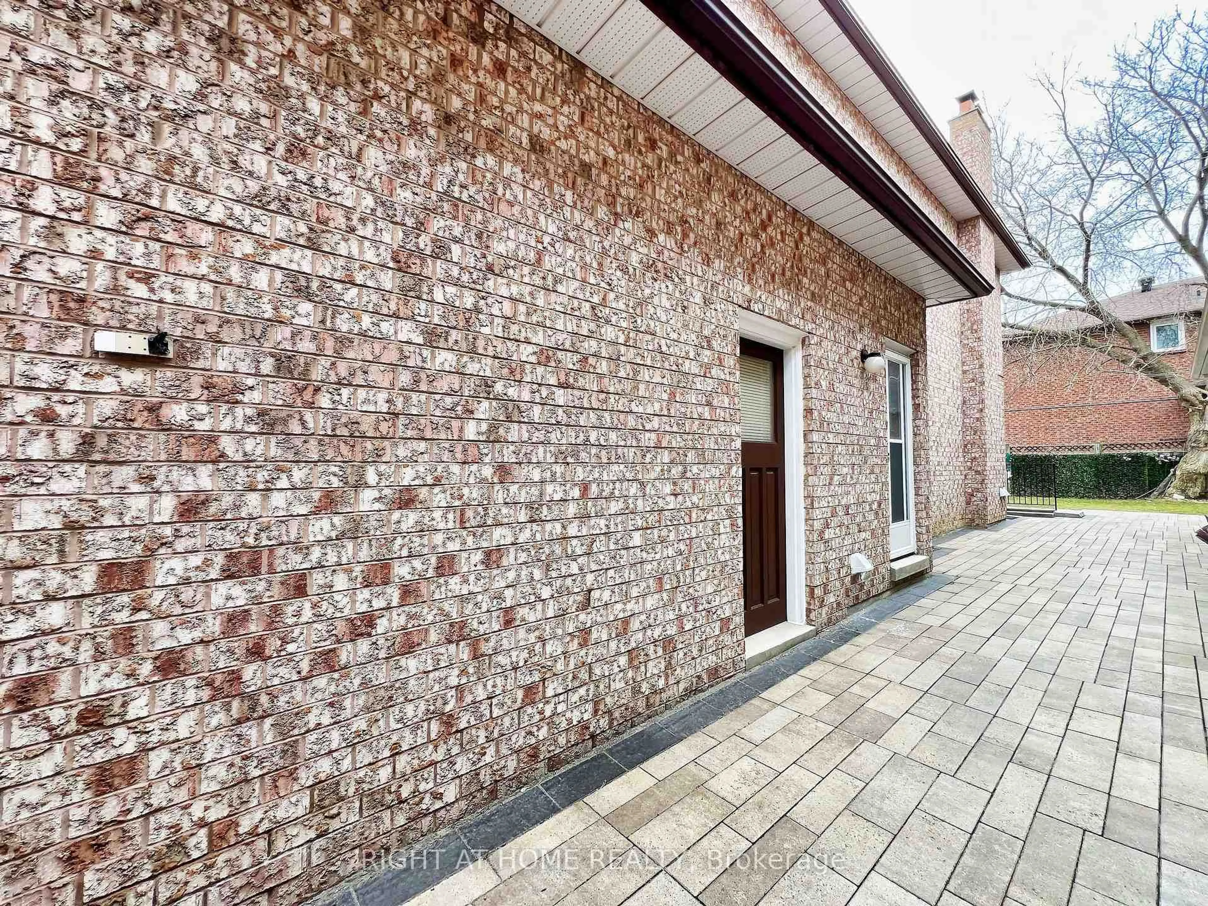Home with brick exterior material, building for 150 Holmes Ave, Toronto Ontario M2N 4M6