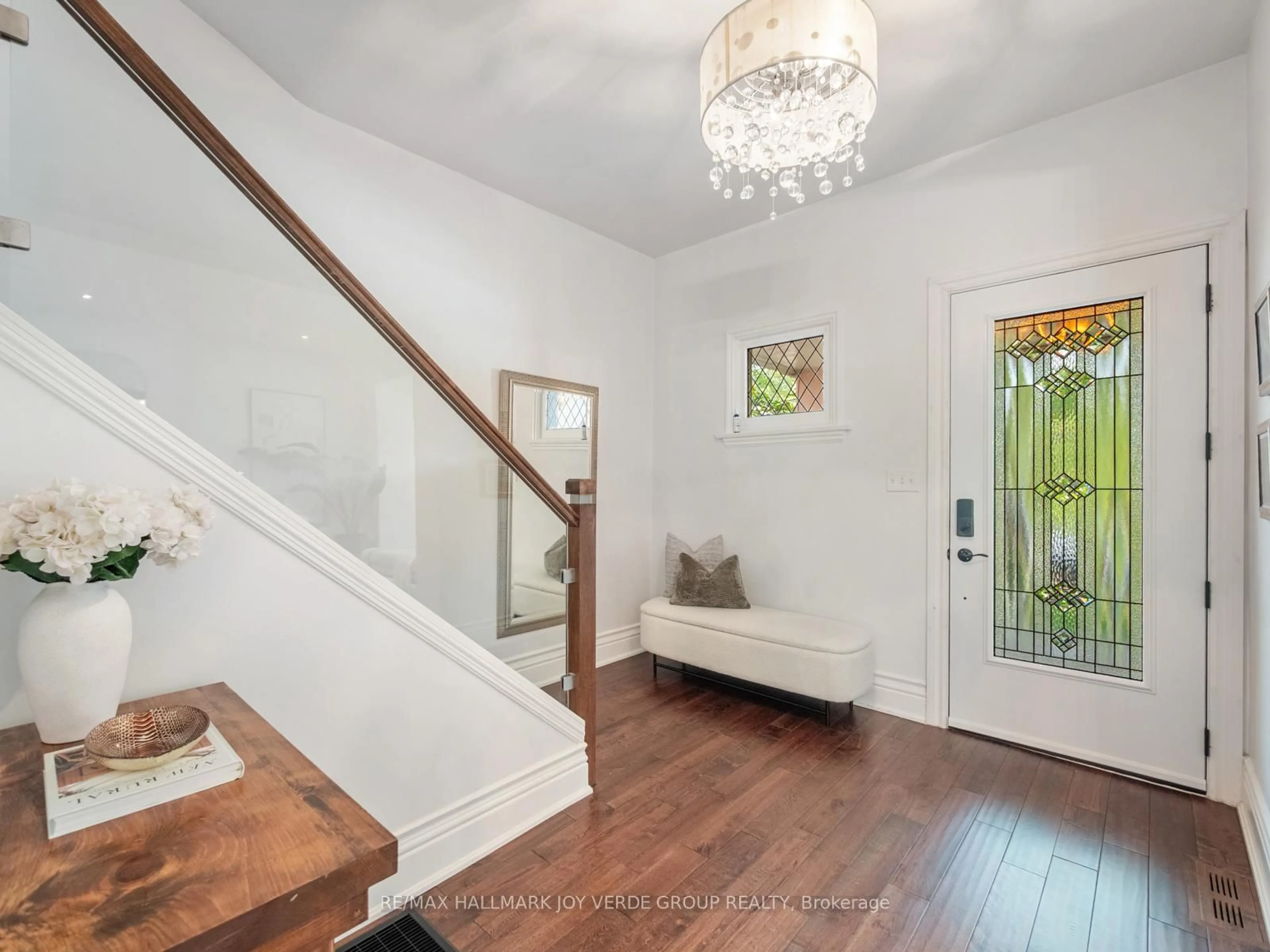 Indoor entryway for 304 Keewatin Ave, Toronto Ontario M4P 2A5