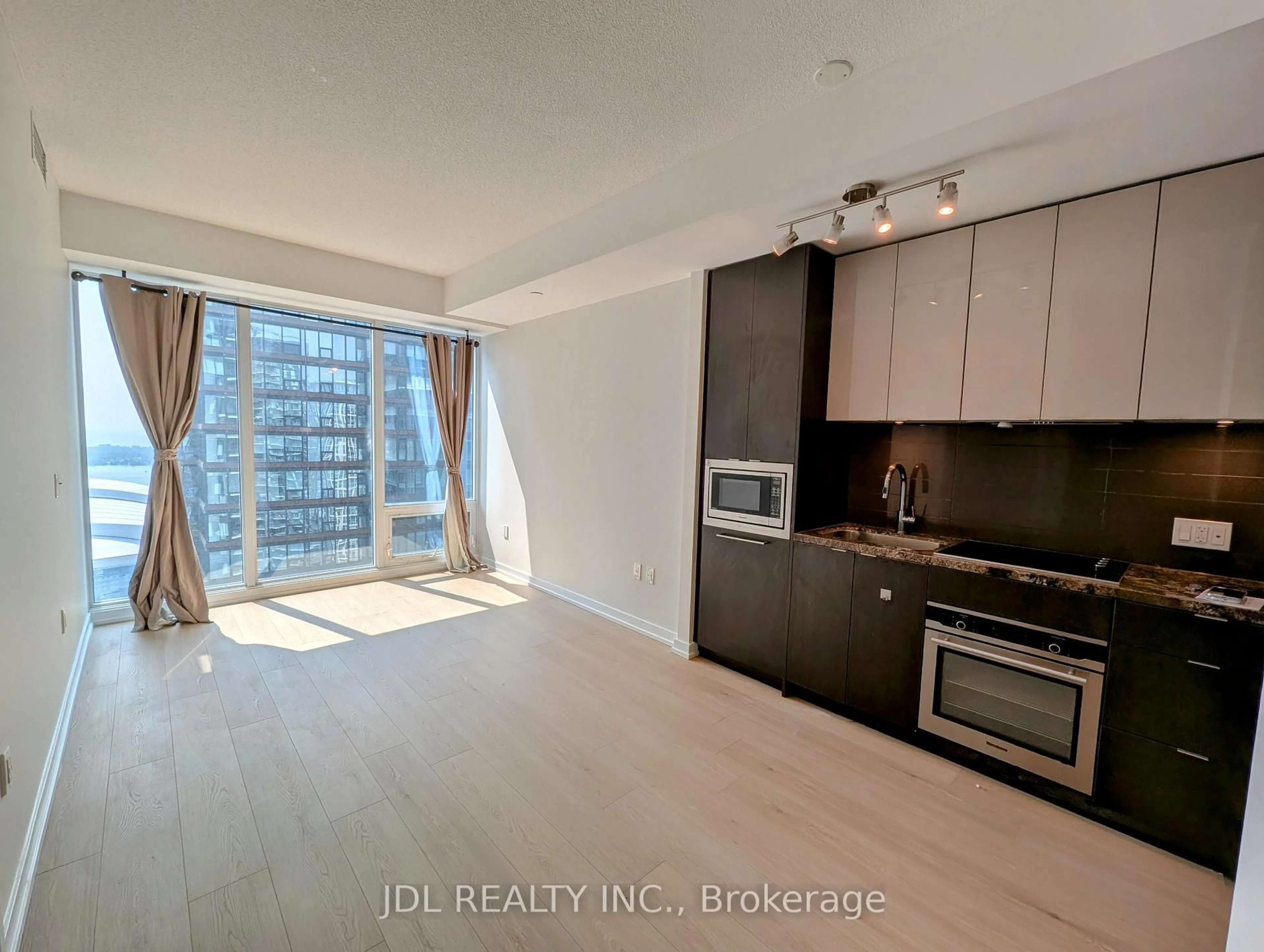 Unknown for 125 Blue Jays Way #4701, Toronto Ontario M5V 0N5