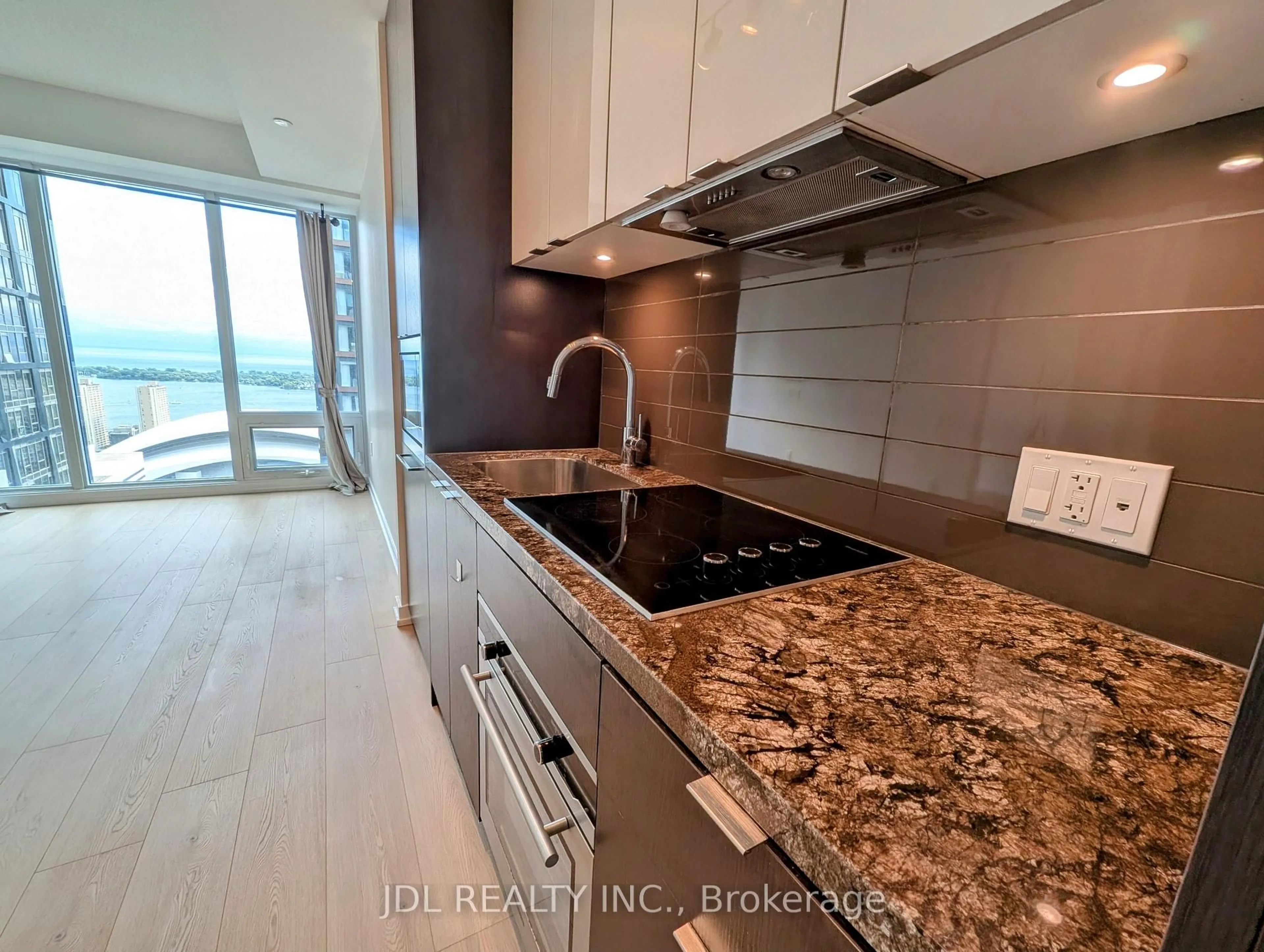 Unknown for 125 Blue Jays Way #4701, Toronto Ontario M5V 0N5