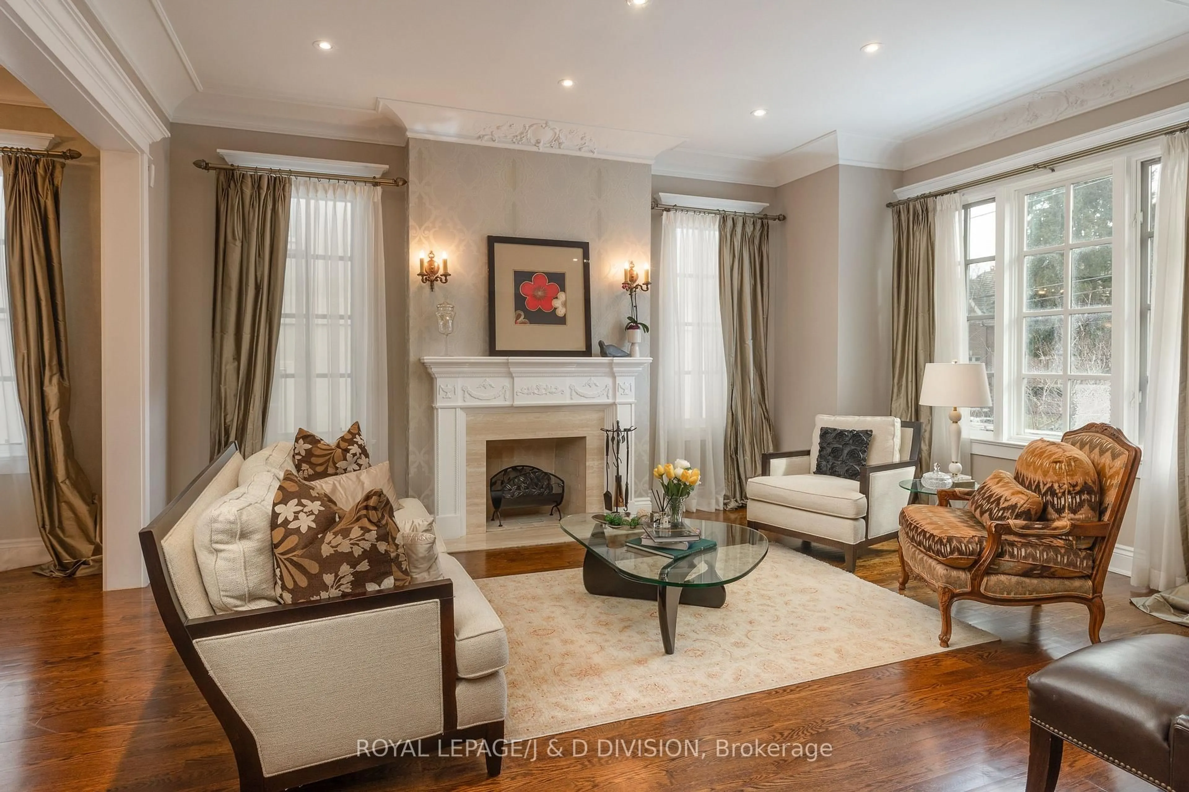 Living room with furniture, unknown for 210 St Leonard's Ave, Toronto Ontario M4N 1K7