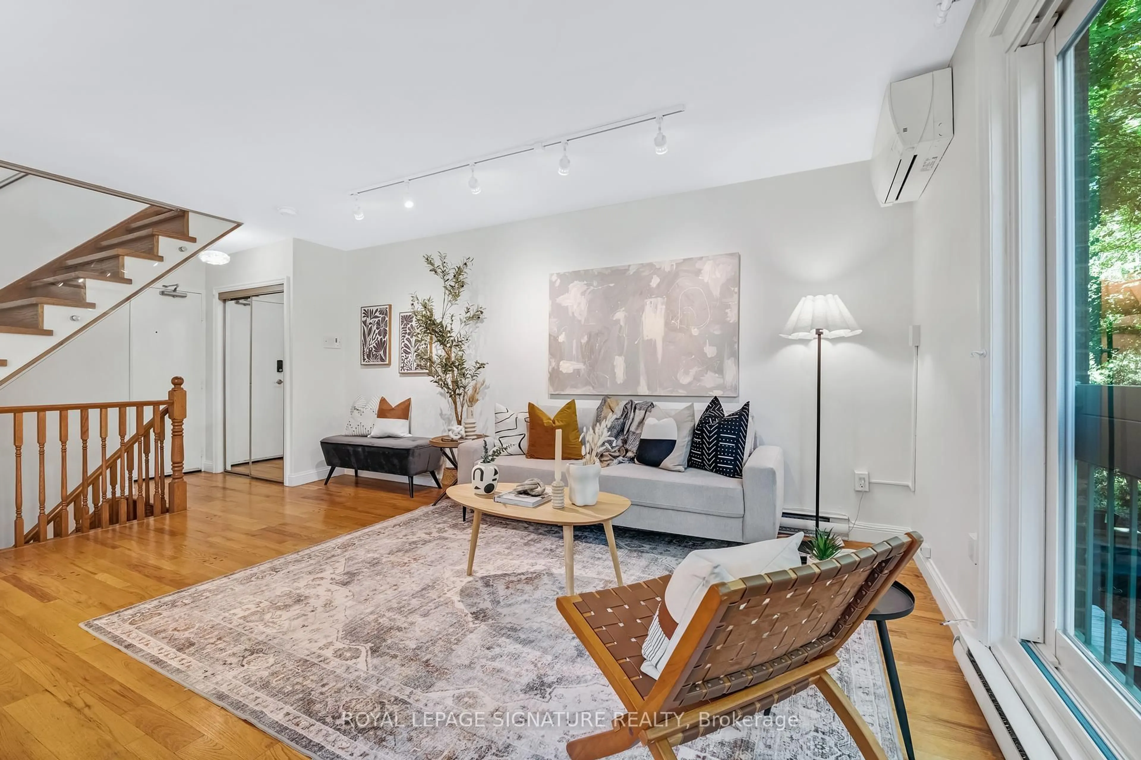 Living room with furniture, unknown for 28 Admiral Rd #10, Toronto Ontario M5R 2L5