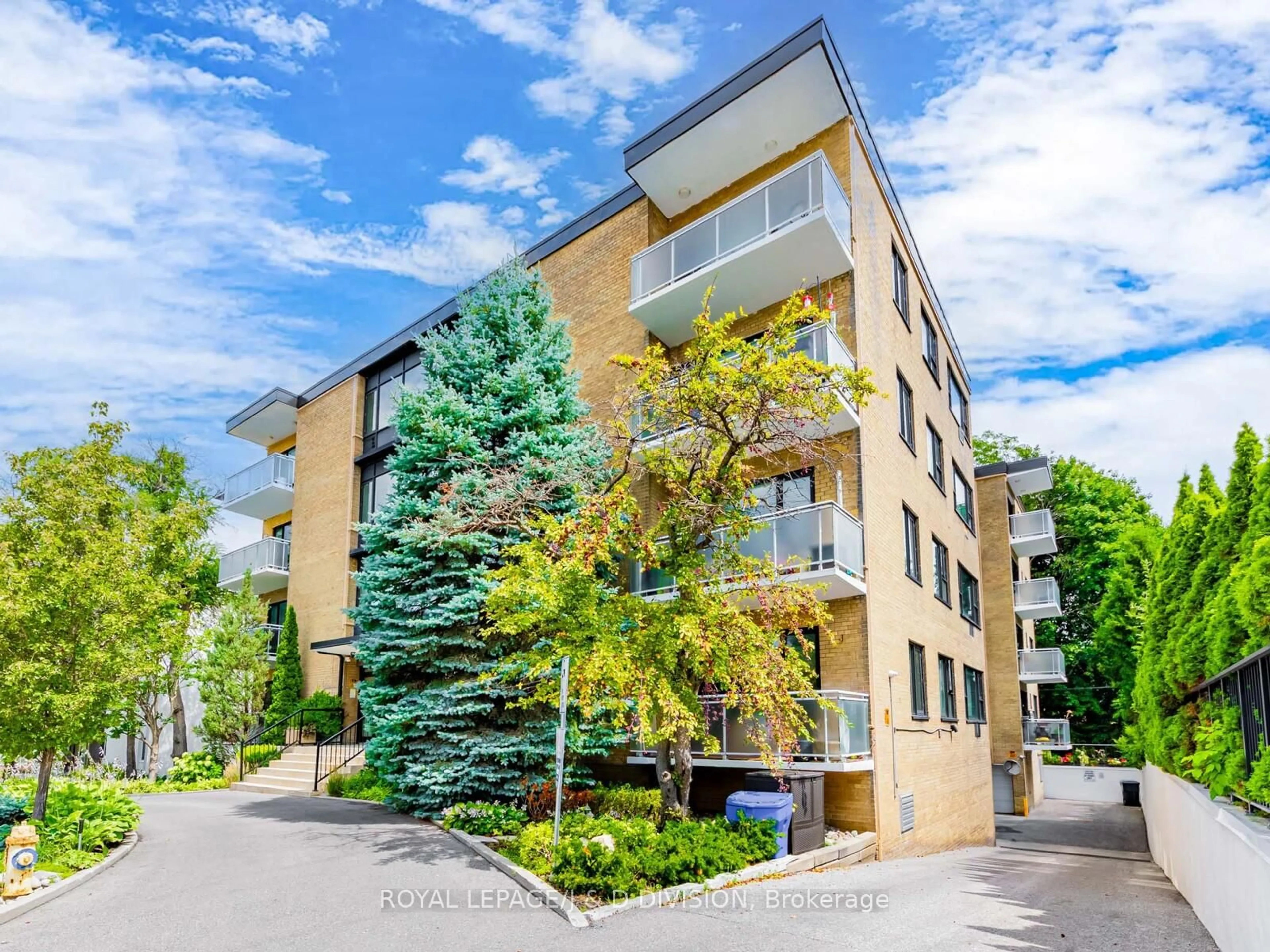 Unknown for 1901 Bayview Ave #301, Toronto Ontario M4G 3E4