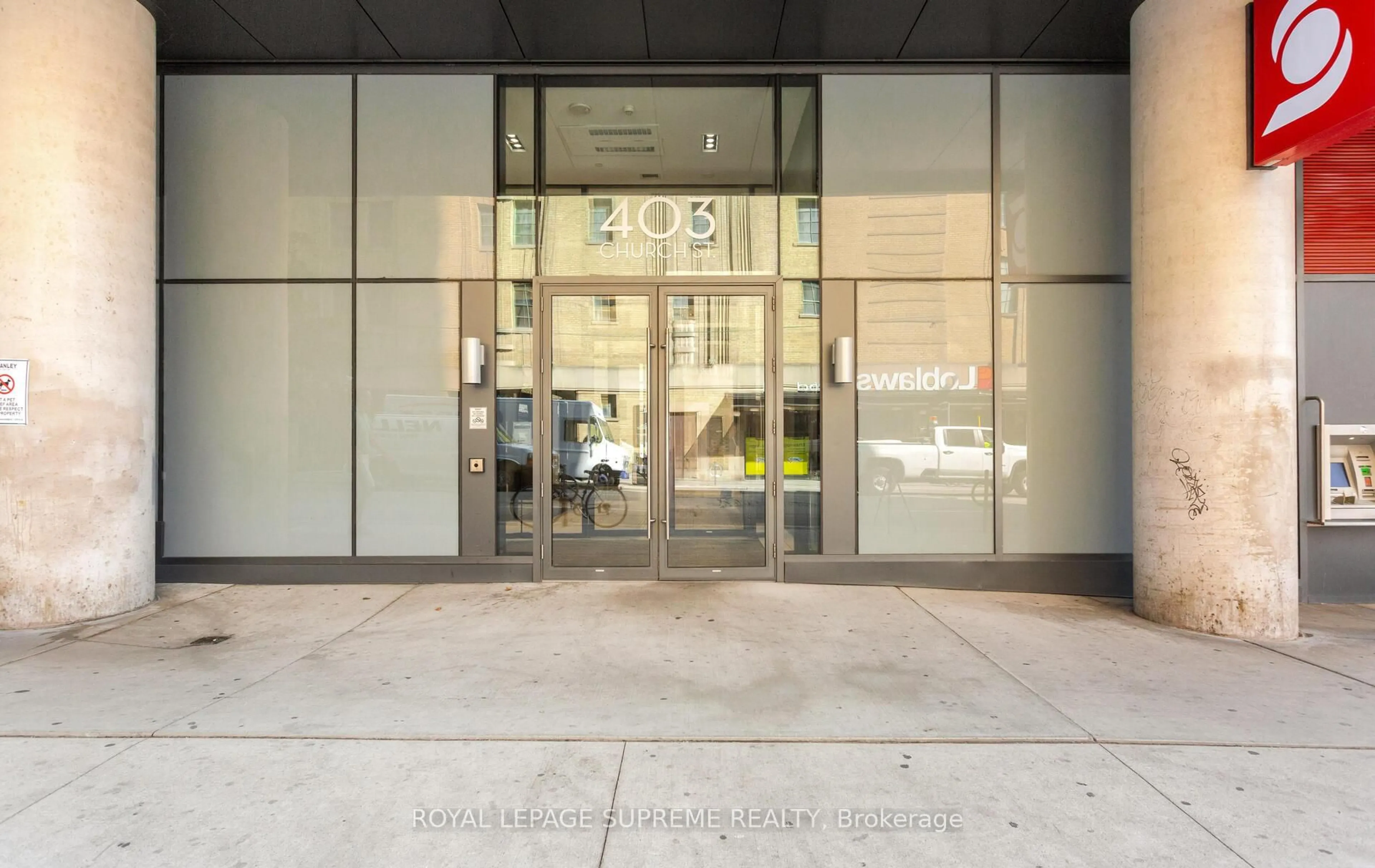 Indoor foyer for 403 Church St #1701, Toronto Ontario M4Y 0C9