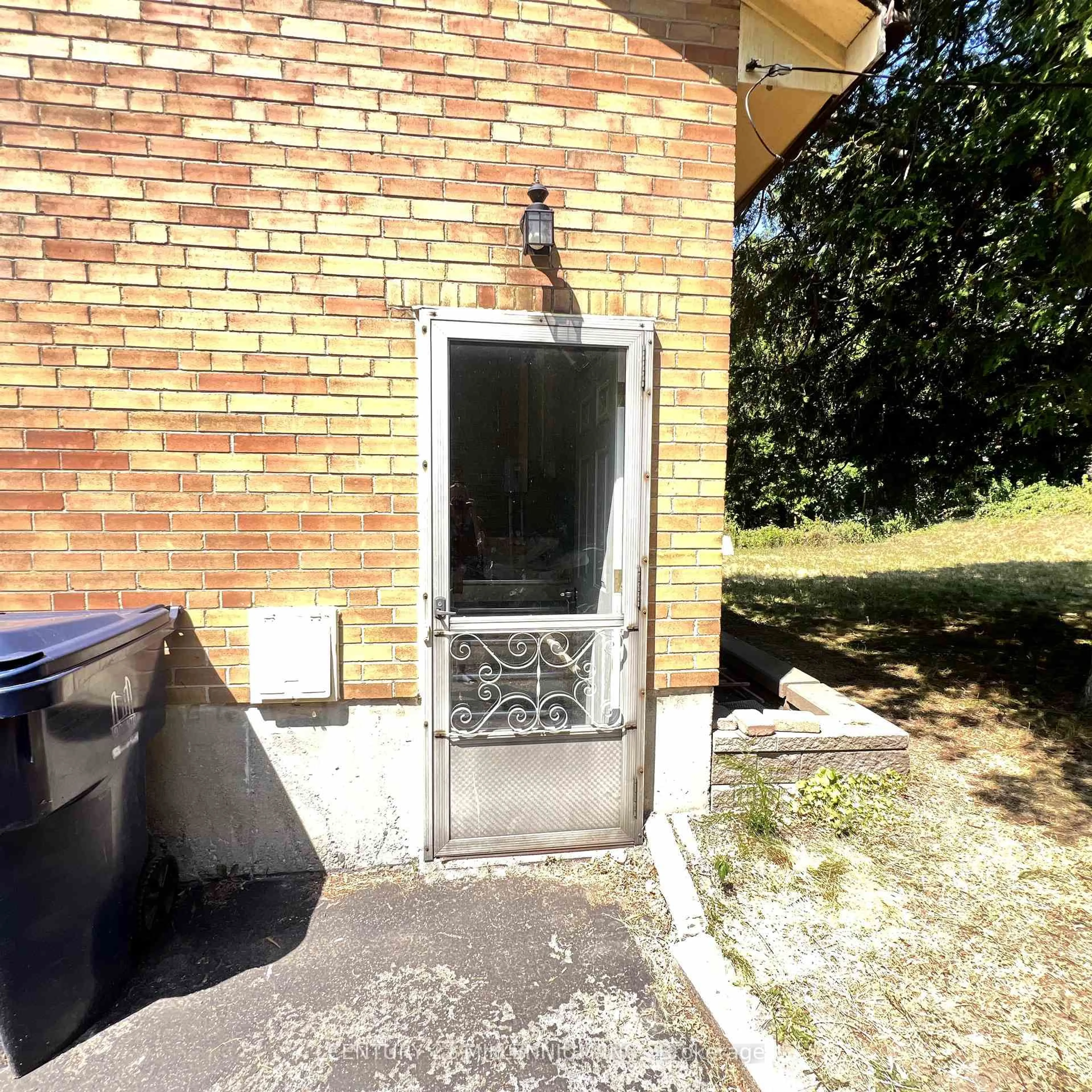 Unknown for 171 Cottonwood Dr, Toronto Ontario M3C 2B3