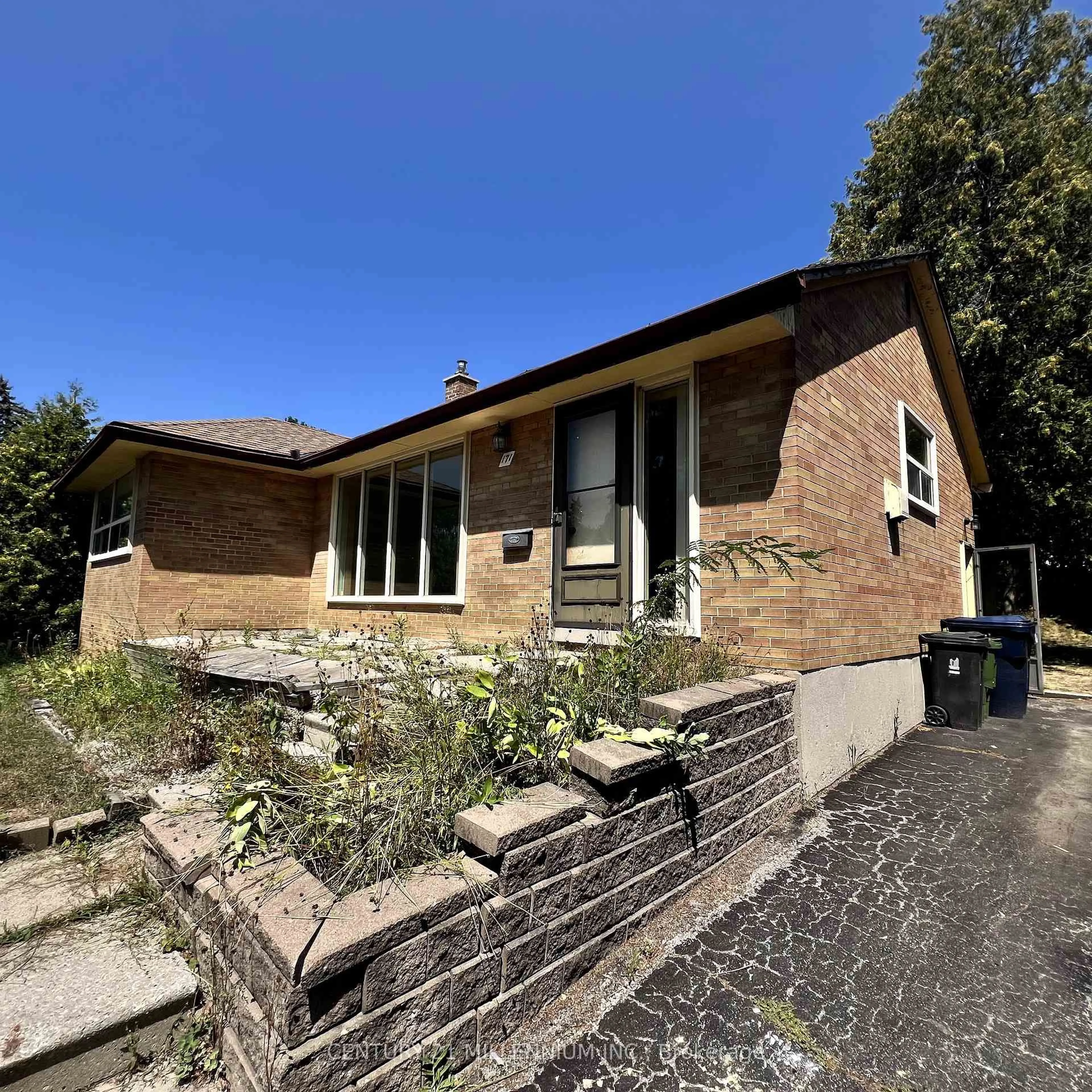 Home with brick exterior material, building for 171 Cottonwood Dr, Toronto Ontario M3C 2B3