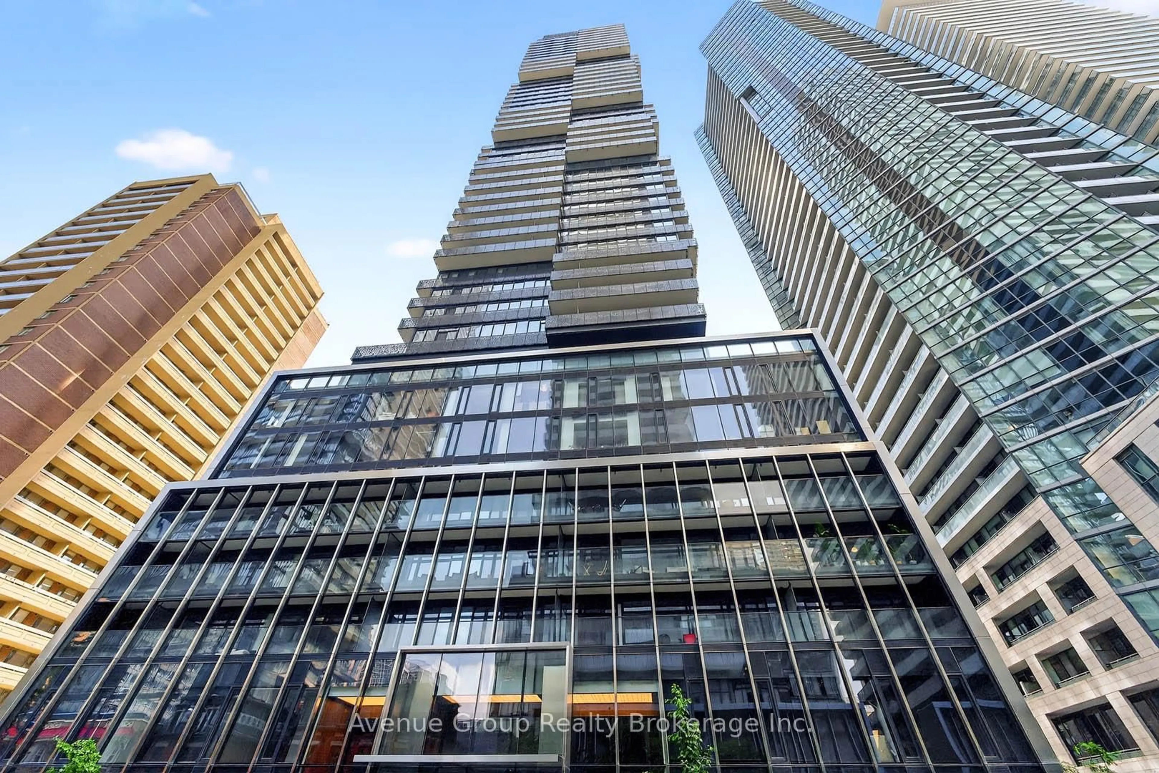 Indoor foyer for 55 Charles St #1206, Toronto Ontario M4Y 0J1