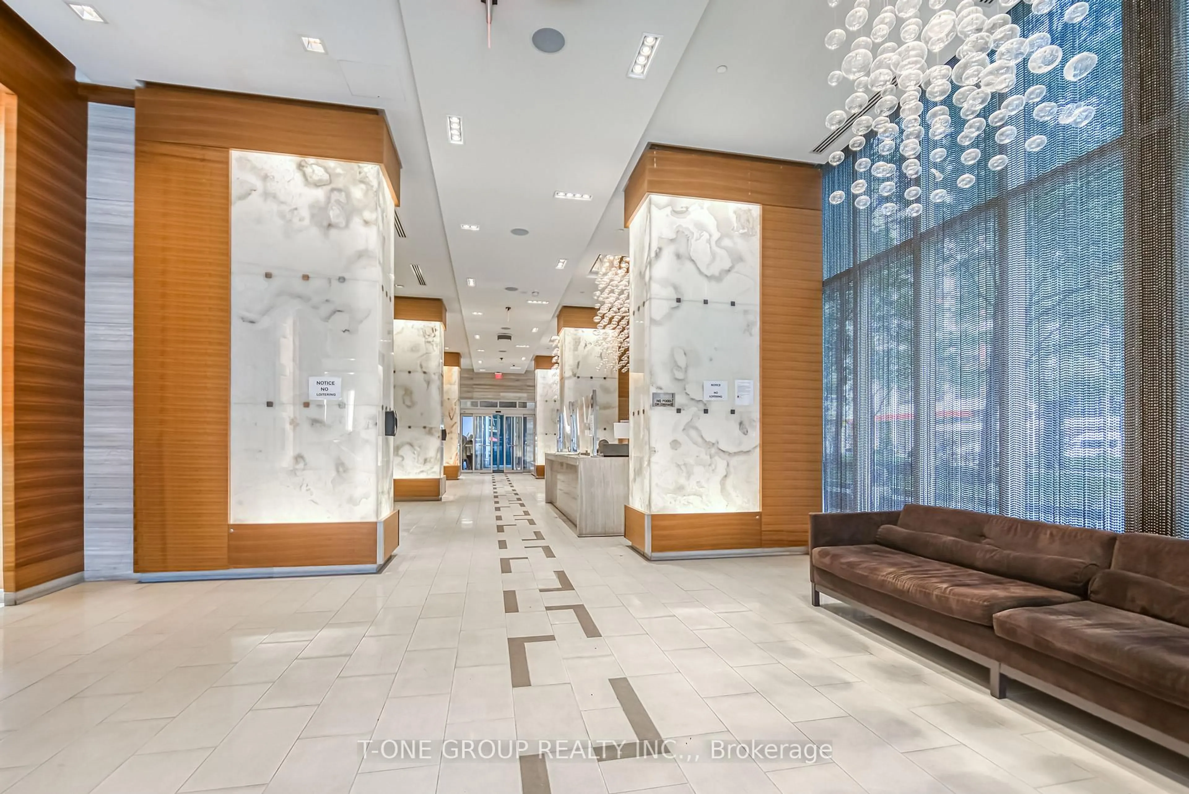 Indoor foyer for 300 Front St #2001, Toronto Ontario M5V 0E9