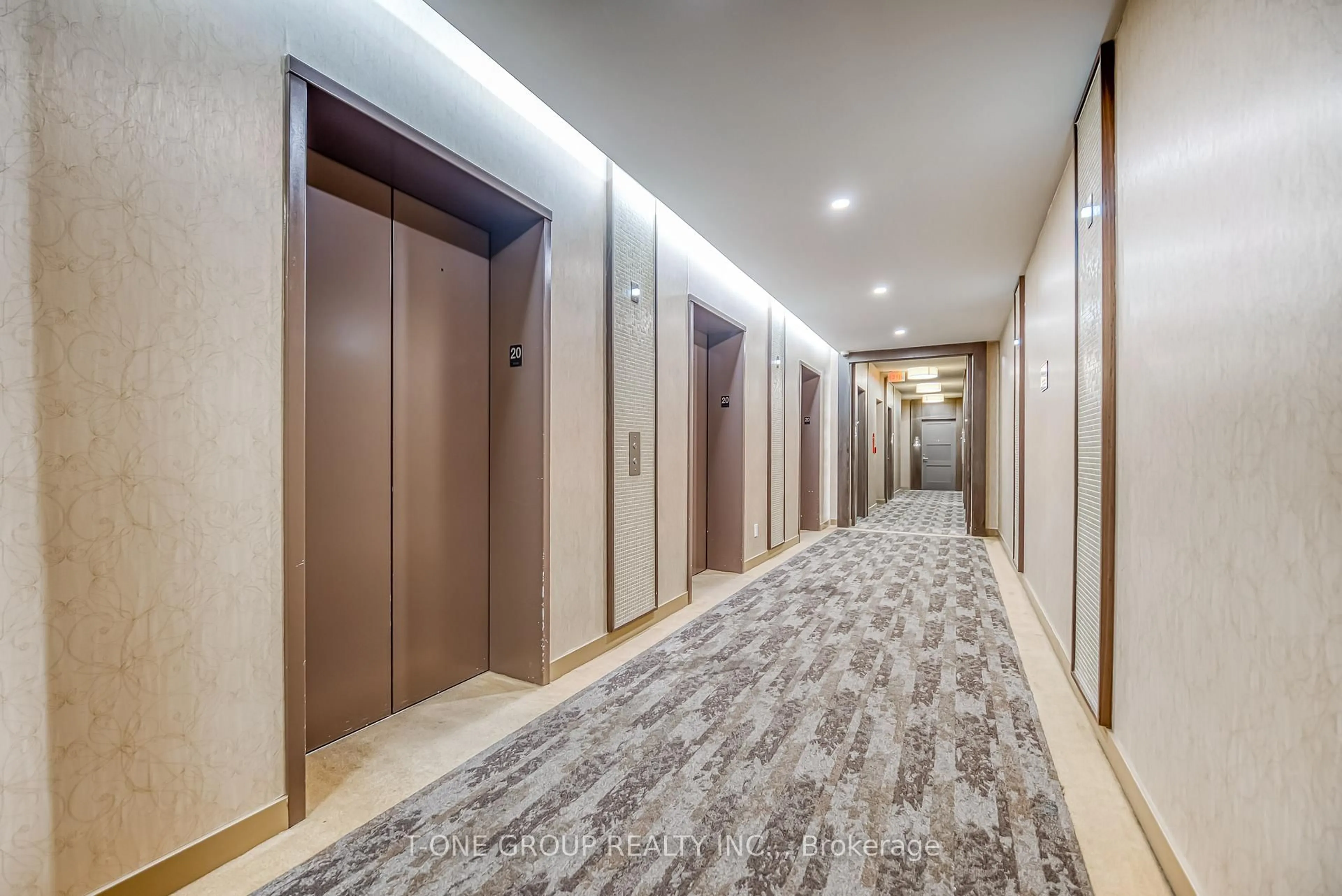 Indoor foyer for 300 Front St #2001, Toronto Ontario M5V 0E9