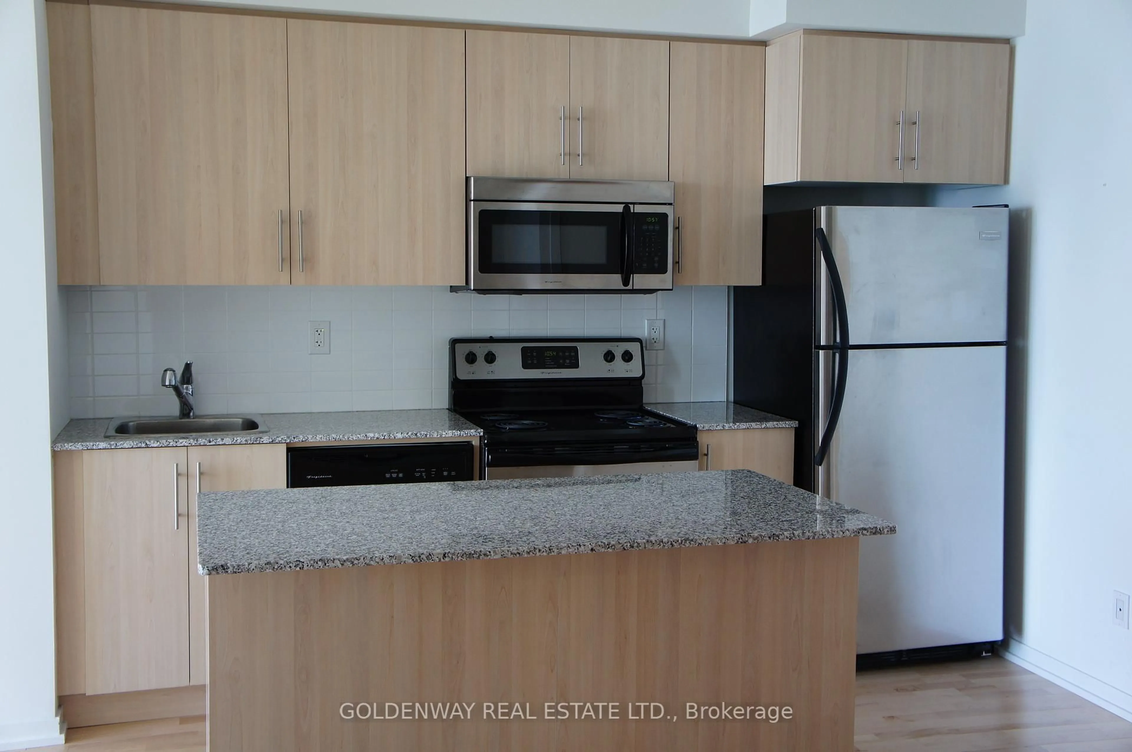 Standard kitchen, unknown for 55 Bremner Blvd #2608, Toronto Ontario M5J 0A6