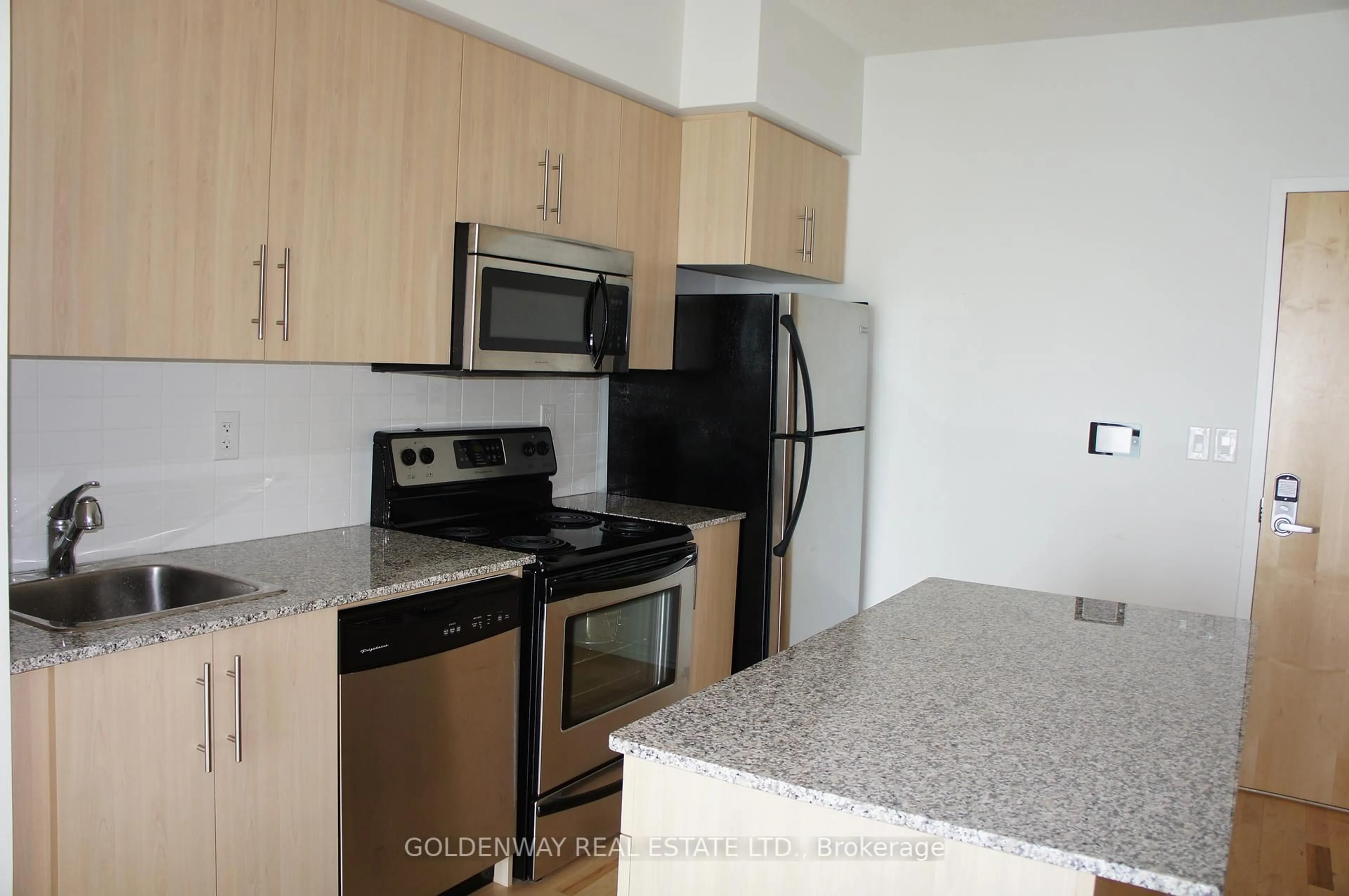 Standard kitchen, unknown for 55 Bremner Blvd #2608, Toronto Ontario M5J 0A6