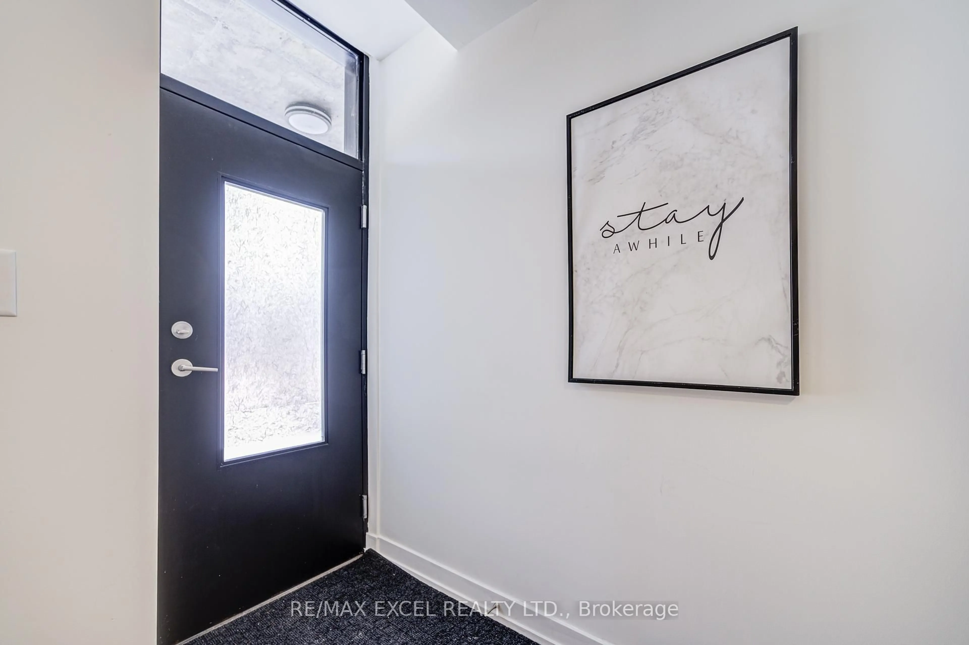 Indoor entryway for 51 Winlock Park #26, Toronto Ontario M2M 0B8