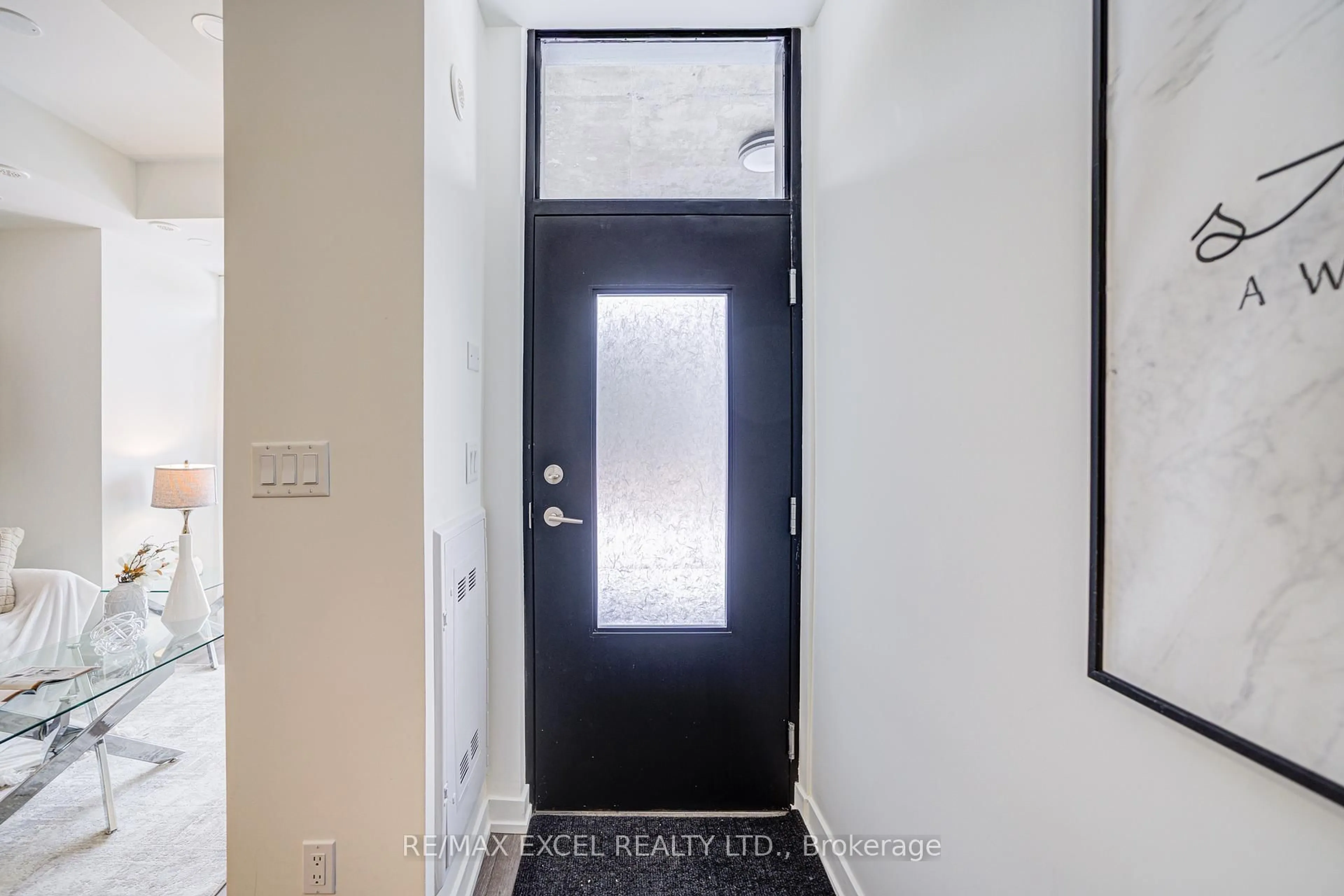 Indoor entryway for 51 Winlock Park #26, Toronto Ontario M2M 0B8