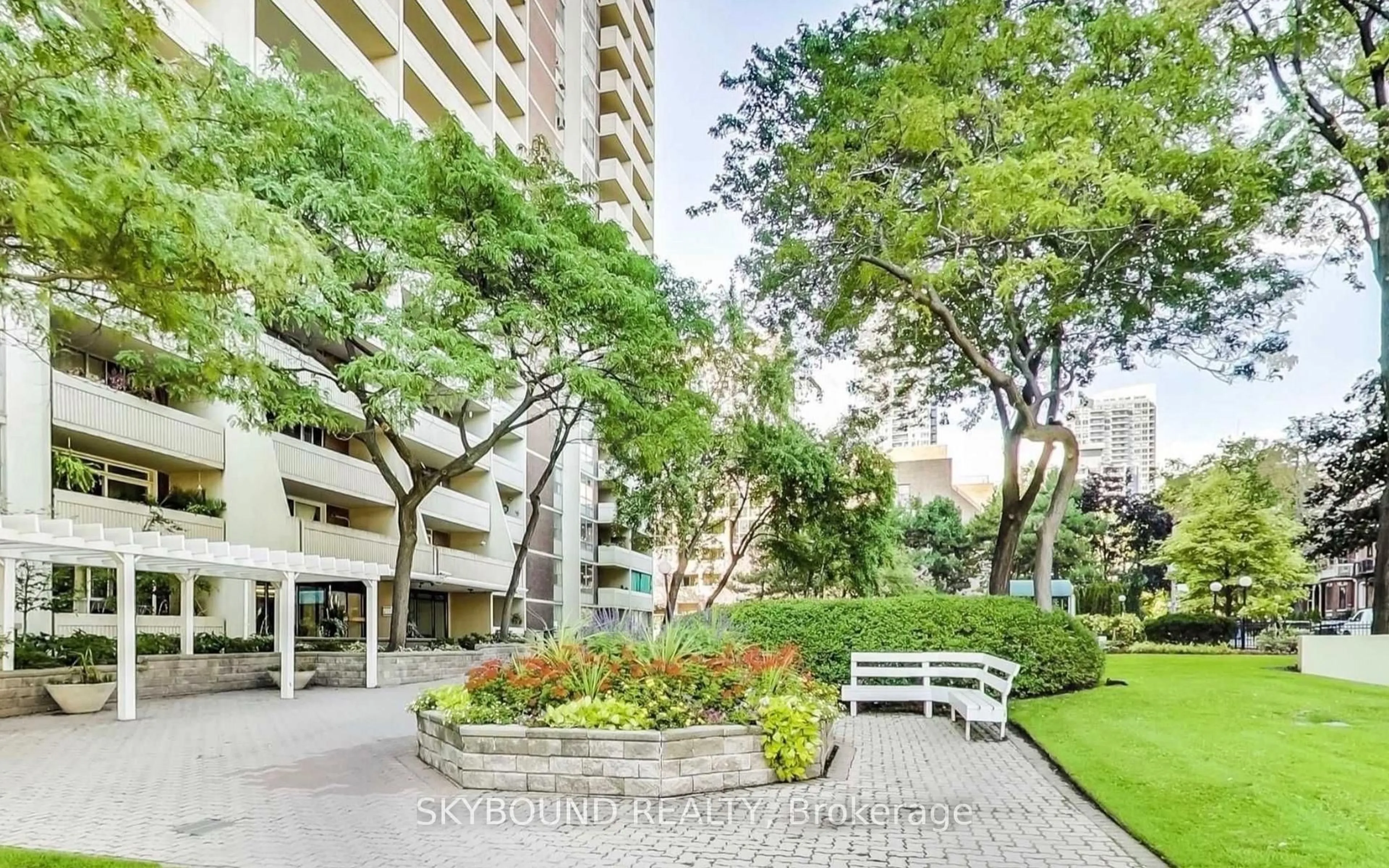 Patio, street for 40 Homewood Ave #2417, Toronto Ontario M4Y 2K2