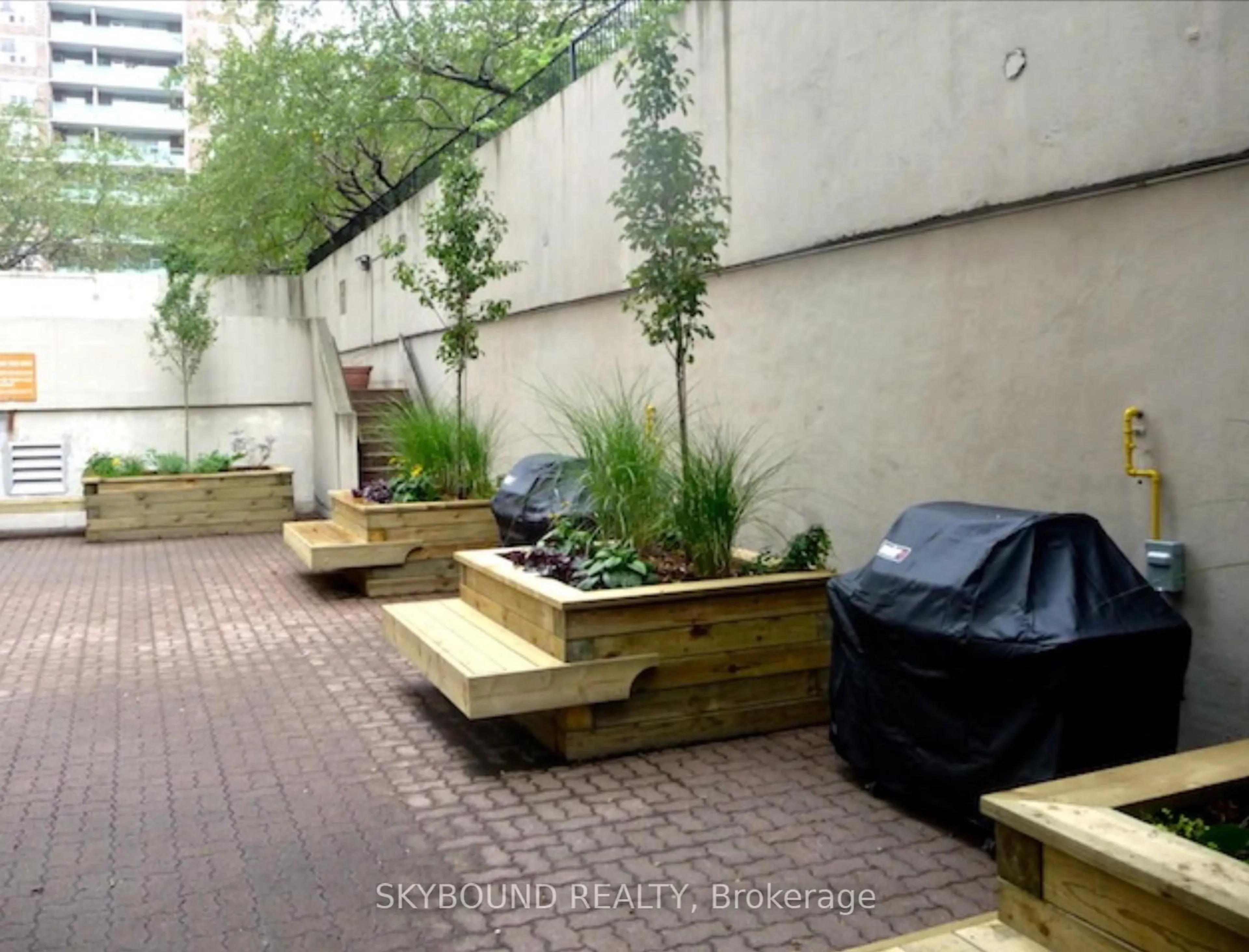 Patio, street for 40 Homewood Ave #2417, Toronto Ontario M4Y 2K2