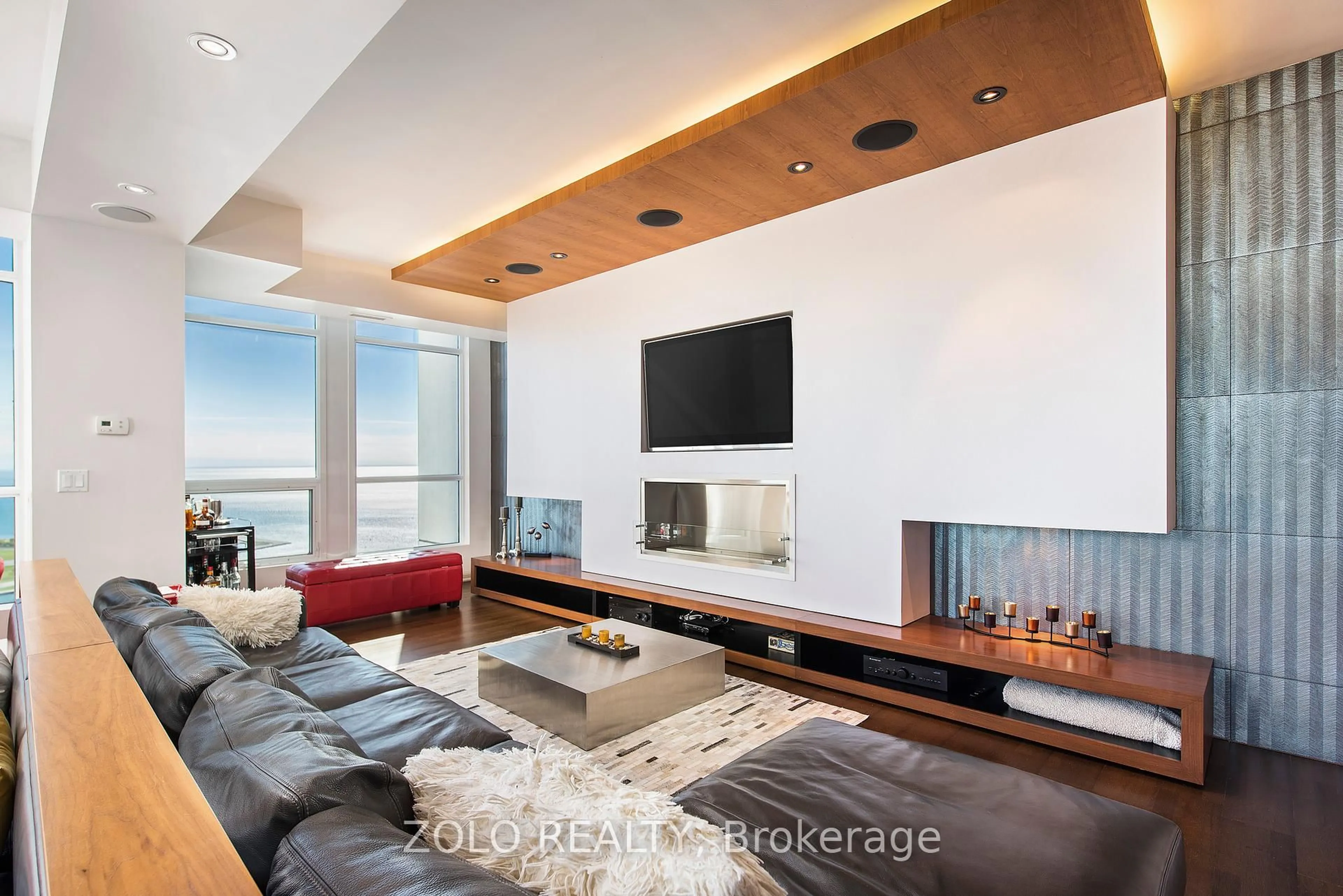 Living room with furniture, unknown for 628 Fleet St #3403, Toronto Ontario M5V 1A8