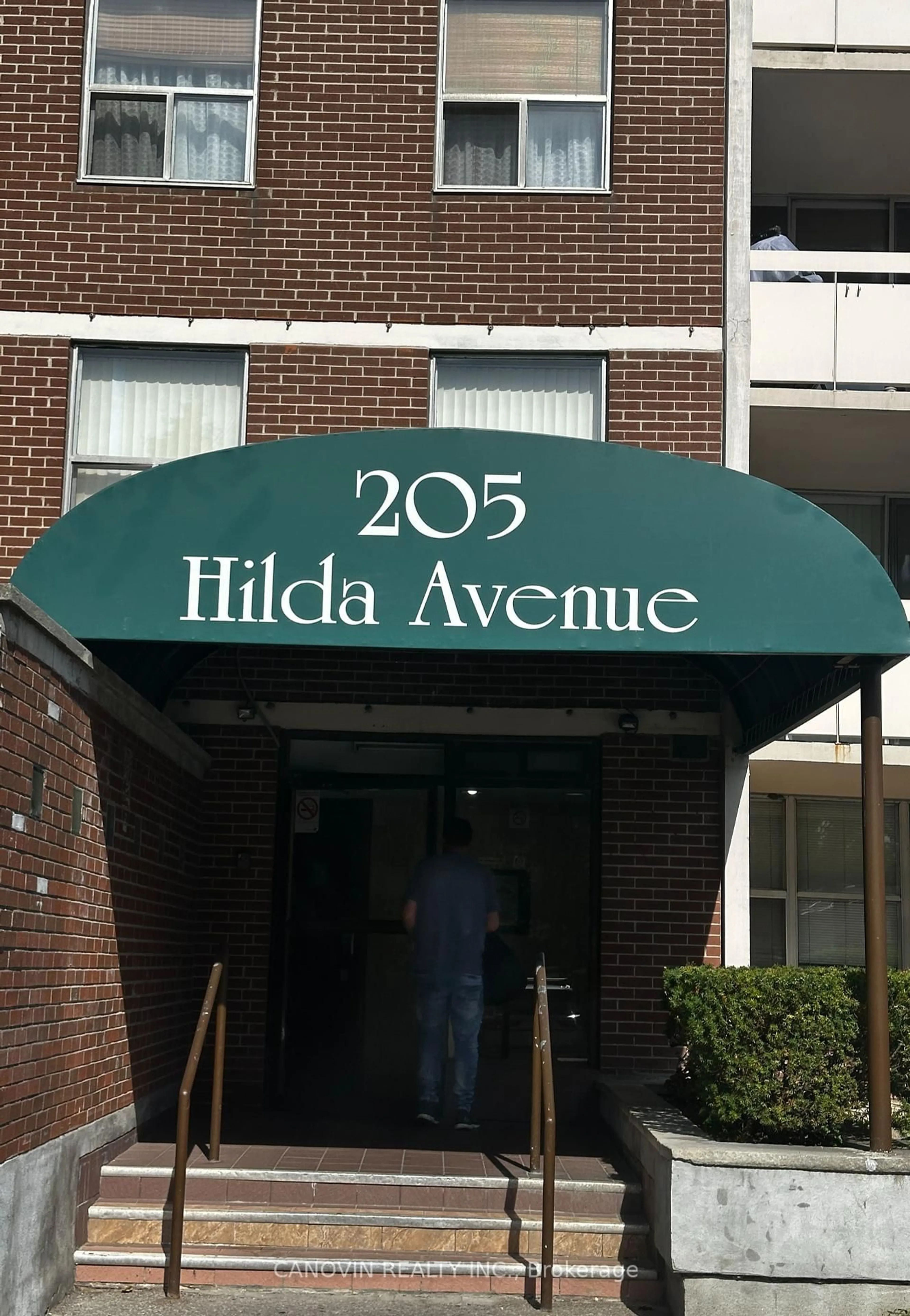 Indoor foyer for 205 Hilda Ave #310, Toronto Ontario M2M 4B1