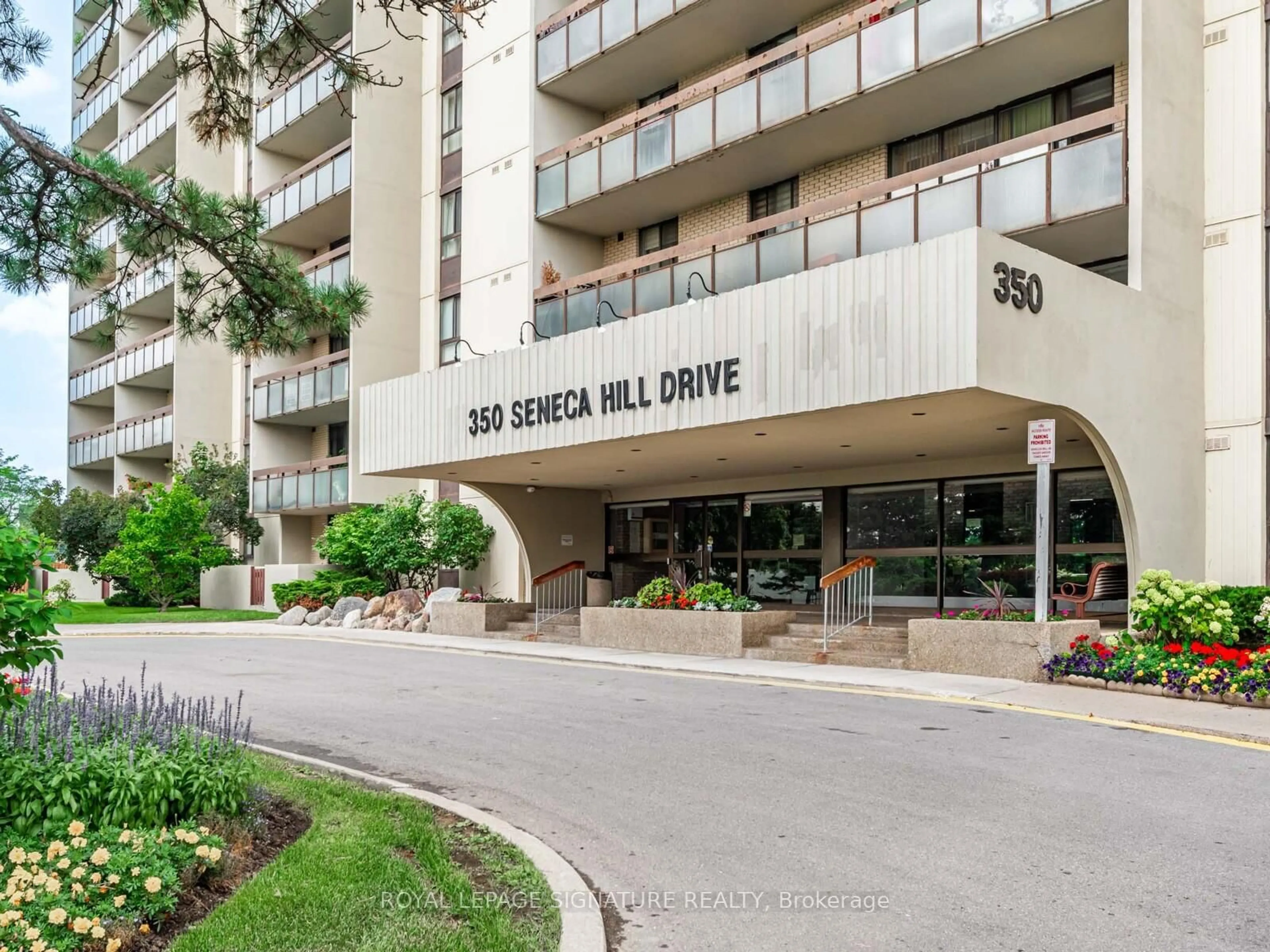 Indoor foyer for 350 Seneca Hill Dr #1709, Toronto Ontario M2J 4S7