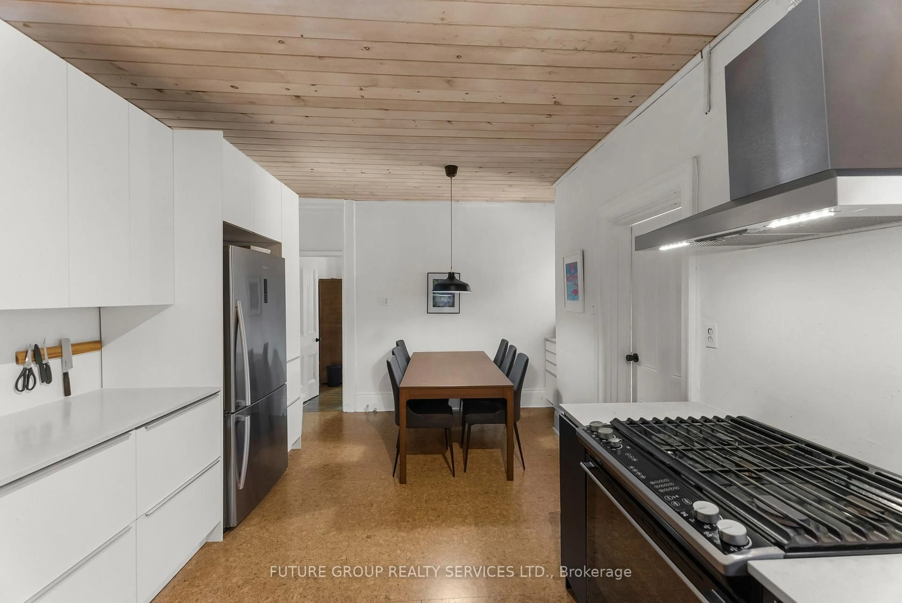 Unknown for 10 Borden St, Toronto Ontario M5S 2M9