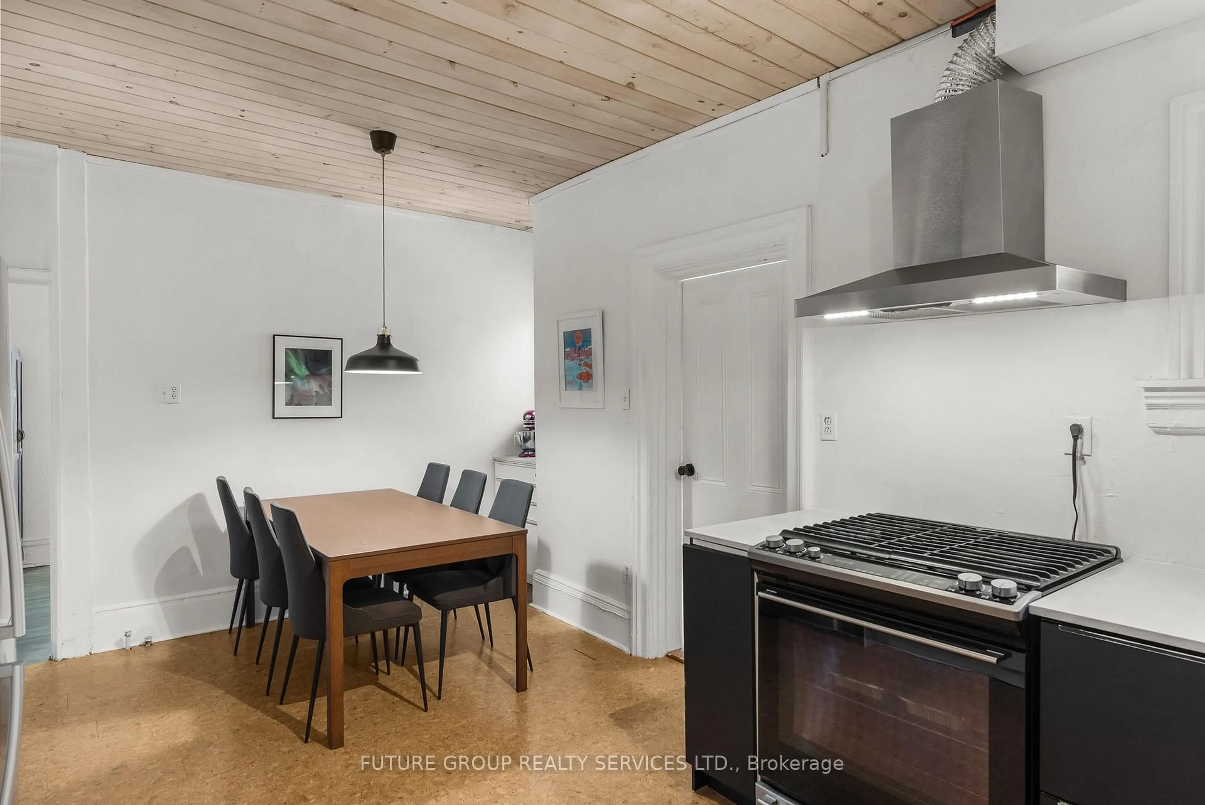Unknown for 10 Borden St, Toronto Ontario M5S 2M9