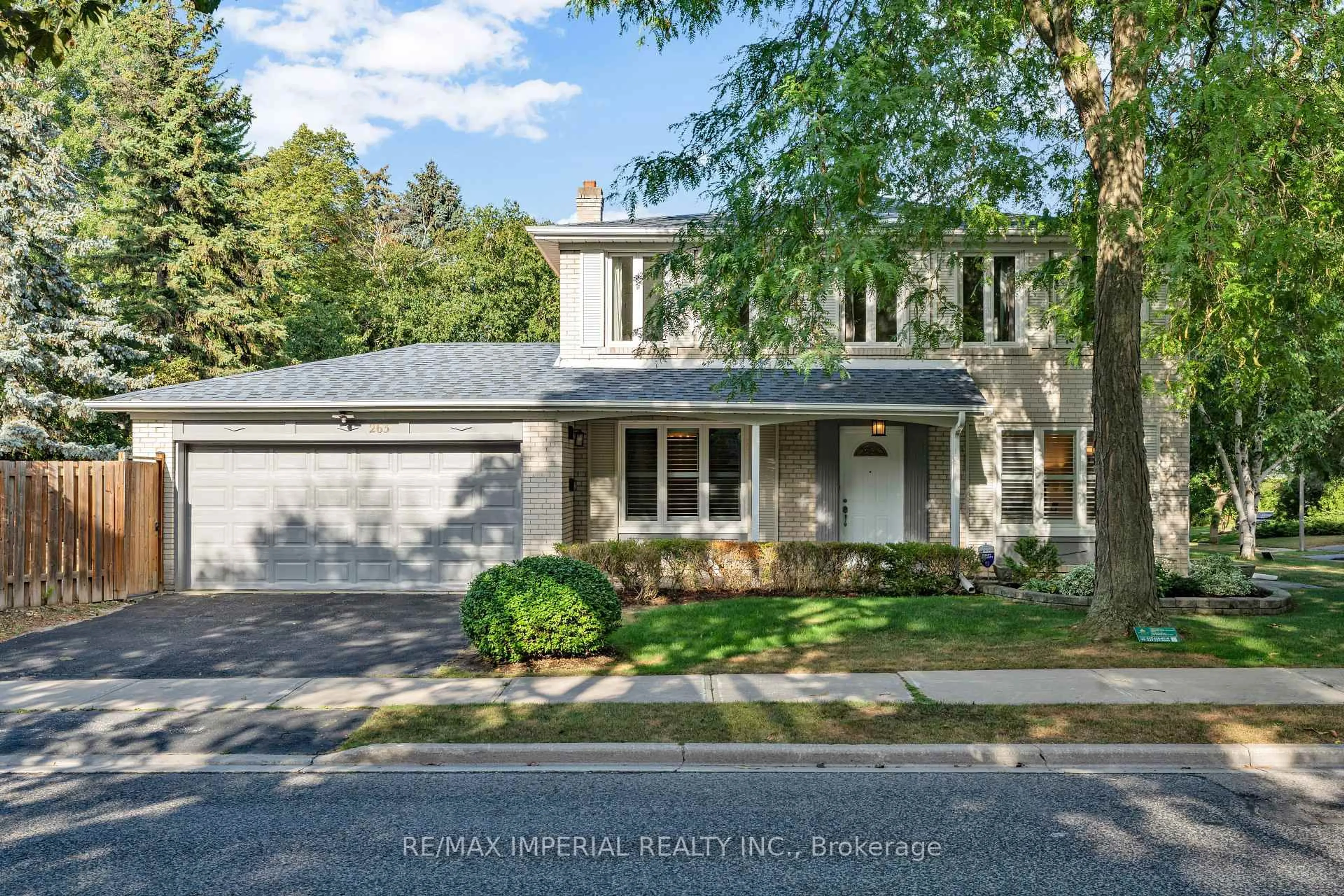 Home with brick exterior material, street for 263 Upper Highland Cres, Toronto Ontario M2P 1V4
