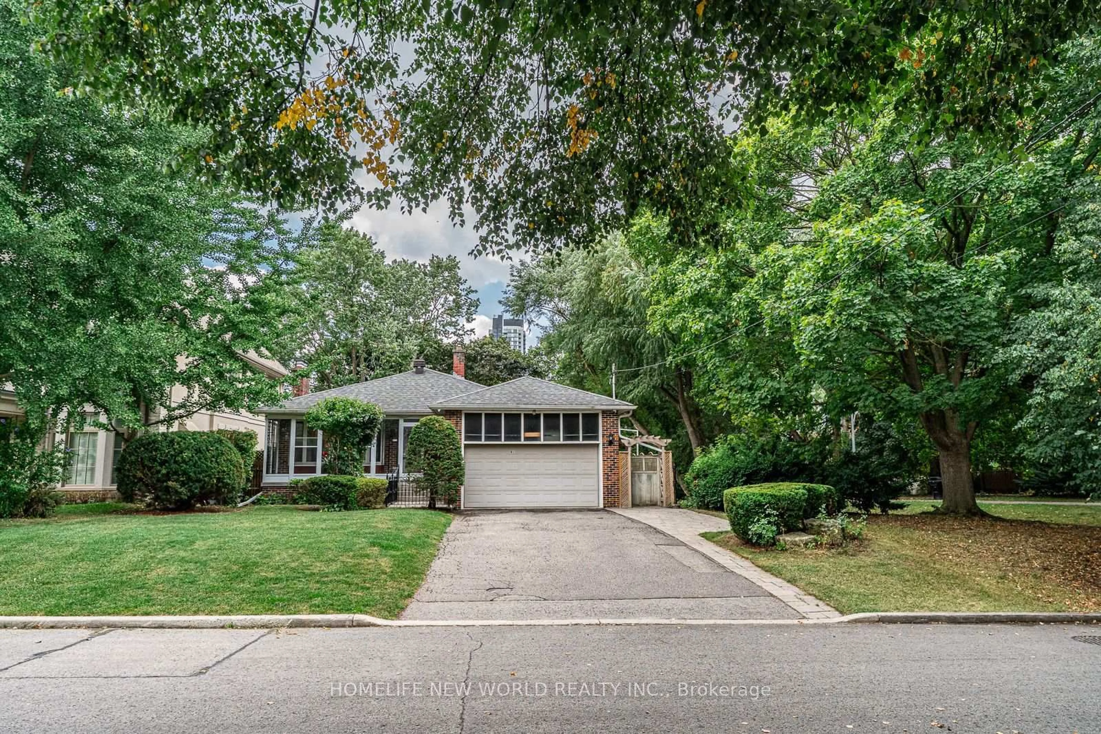 Home with brick exterior material, street for 81 Hillcrest Ave, Toronto Ontario M2N 3N6