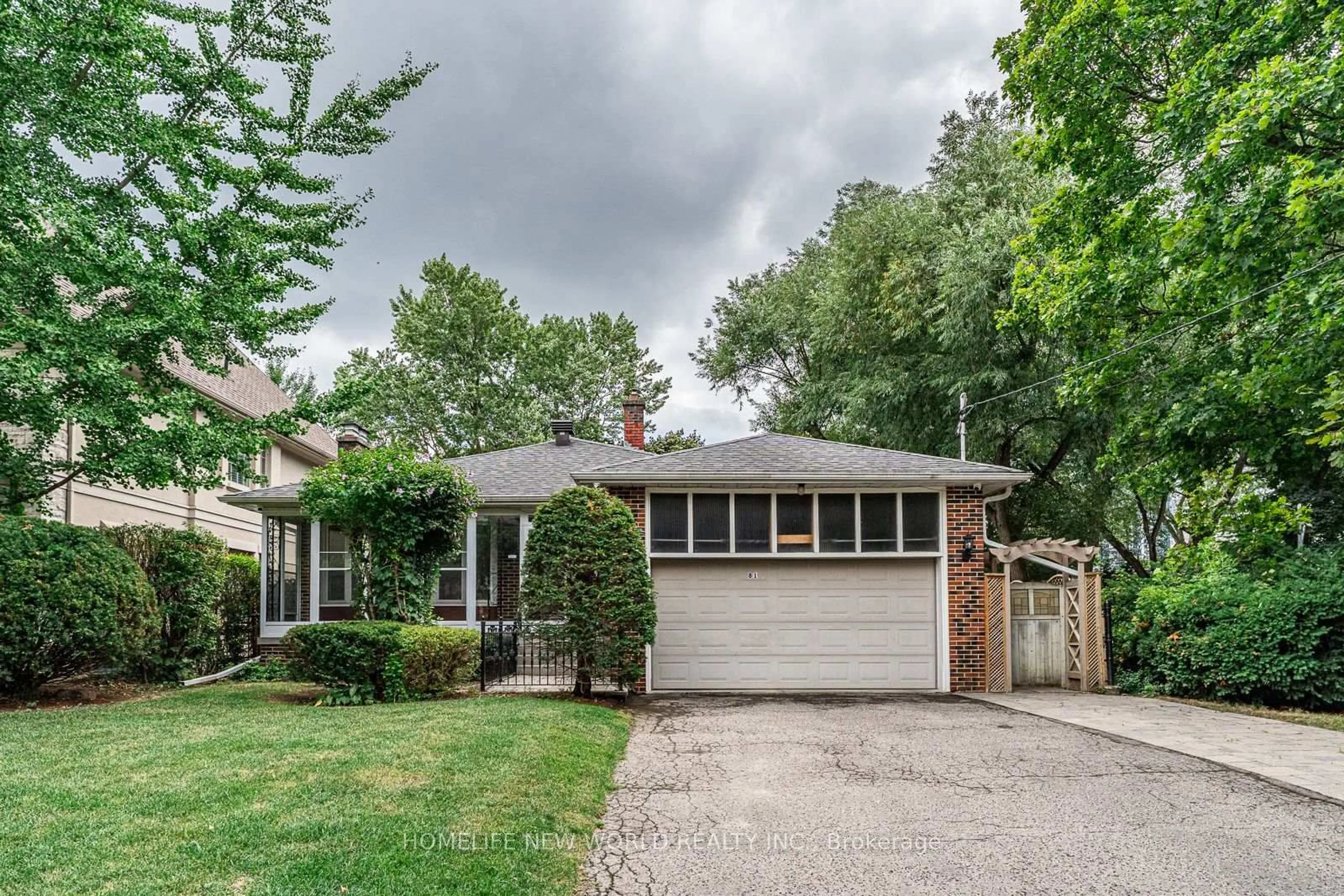 Home with brick exterior material, street for 81 Hillcrest Ave, Toronto Ontario M2N 3N6