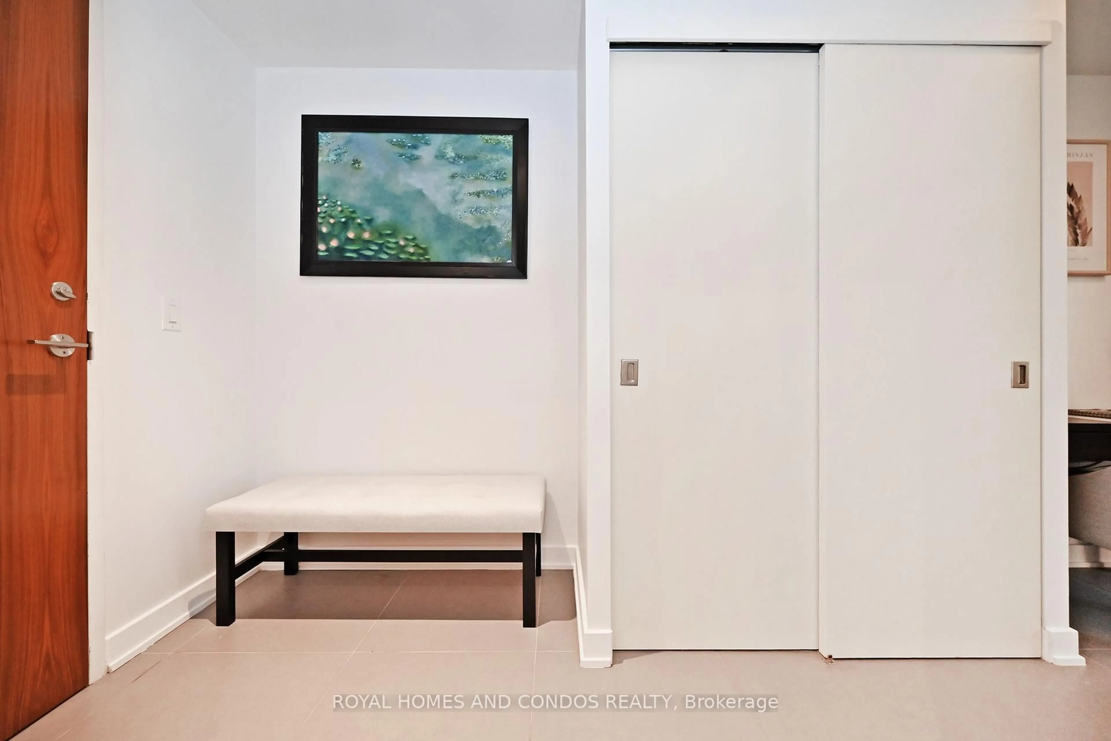 Indoor entryway for 3 Market St #212, Toronto Ontario M5E 0A3
