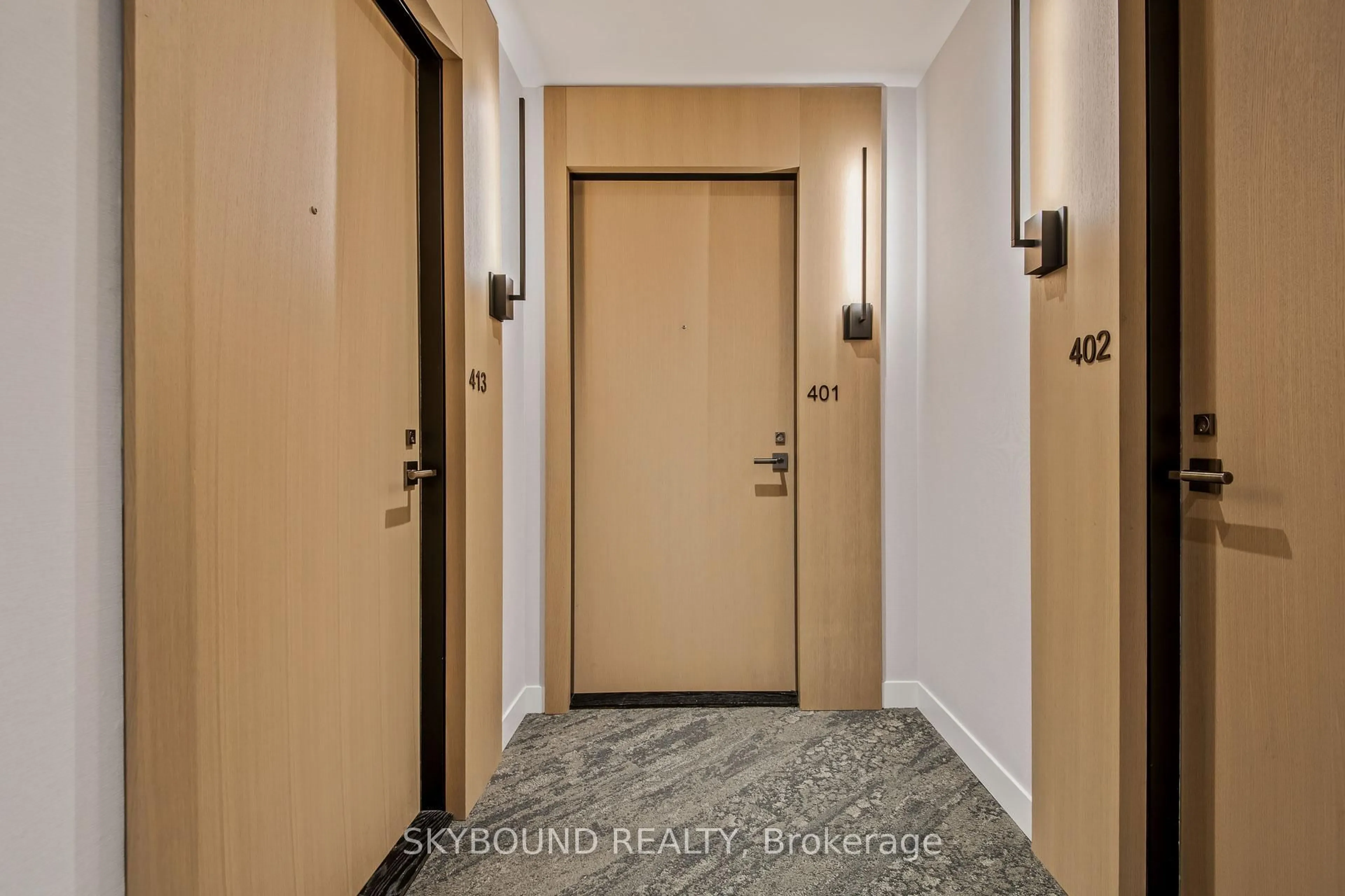 Indoor entryway for 200 Sudbury St #401, Toronto Ontario M6J 0H1