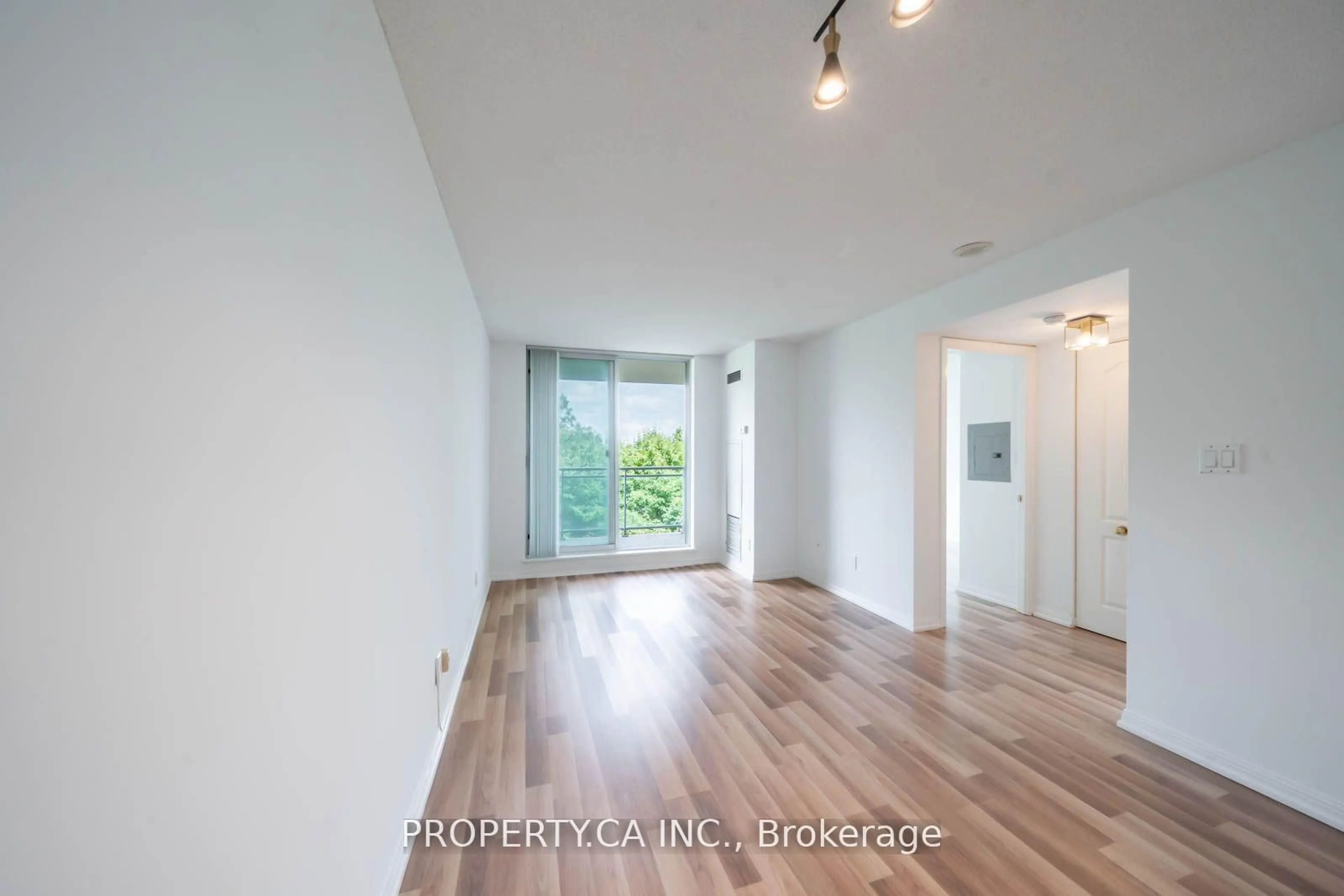 Unknown for 398 Eglinton Ave #603, Toronto Ontario M4P 3H8